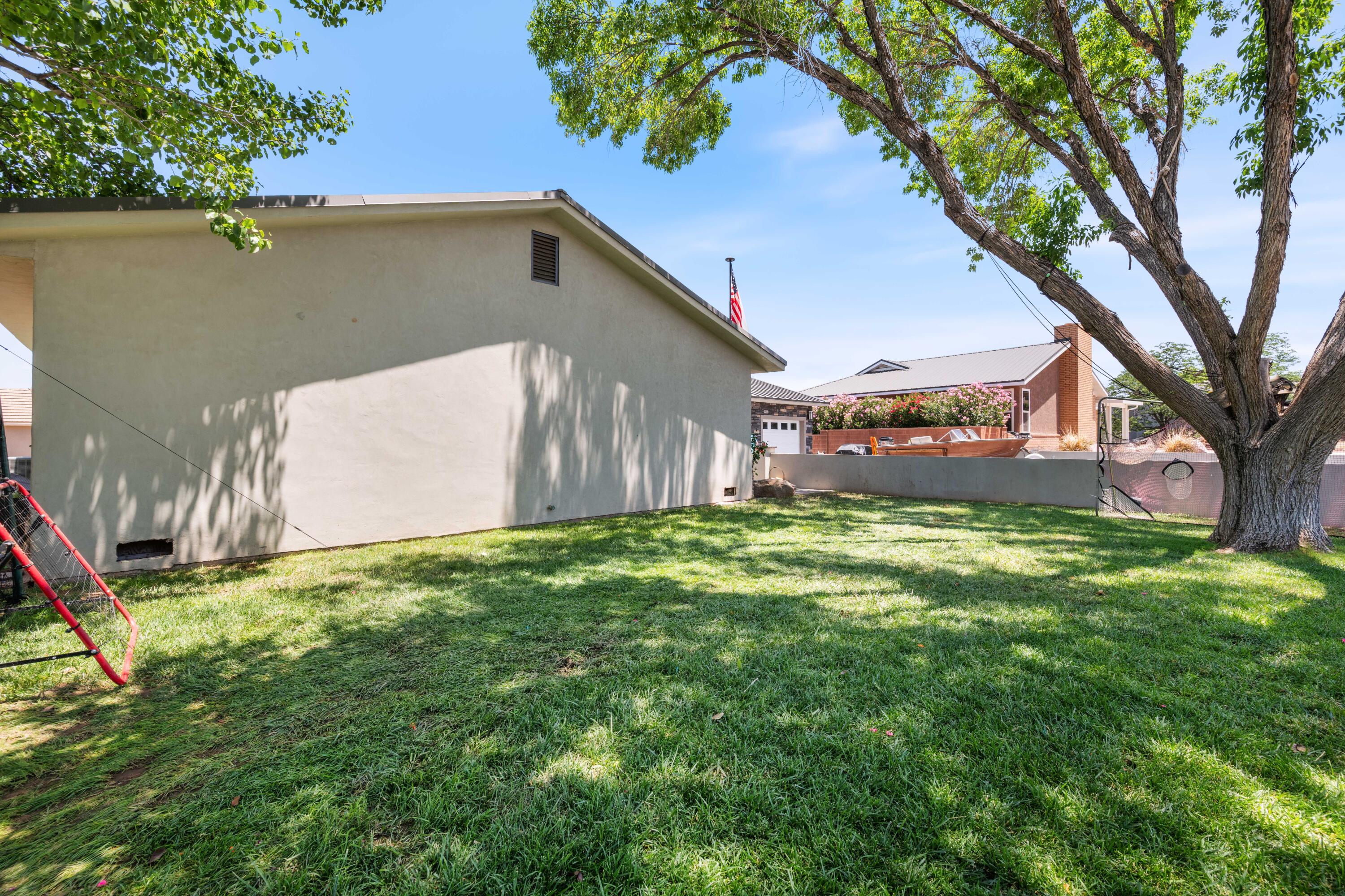 BLOOMINGTON HILLS - Residential