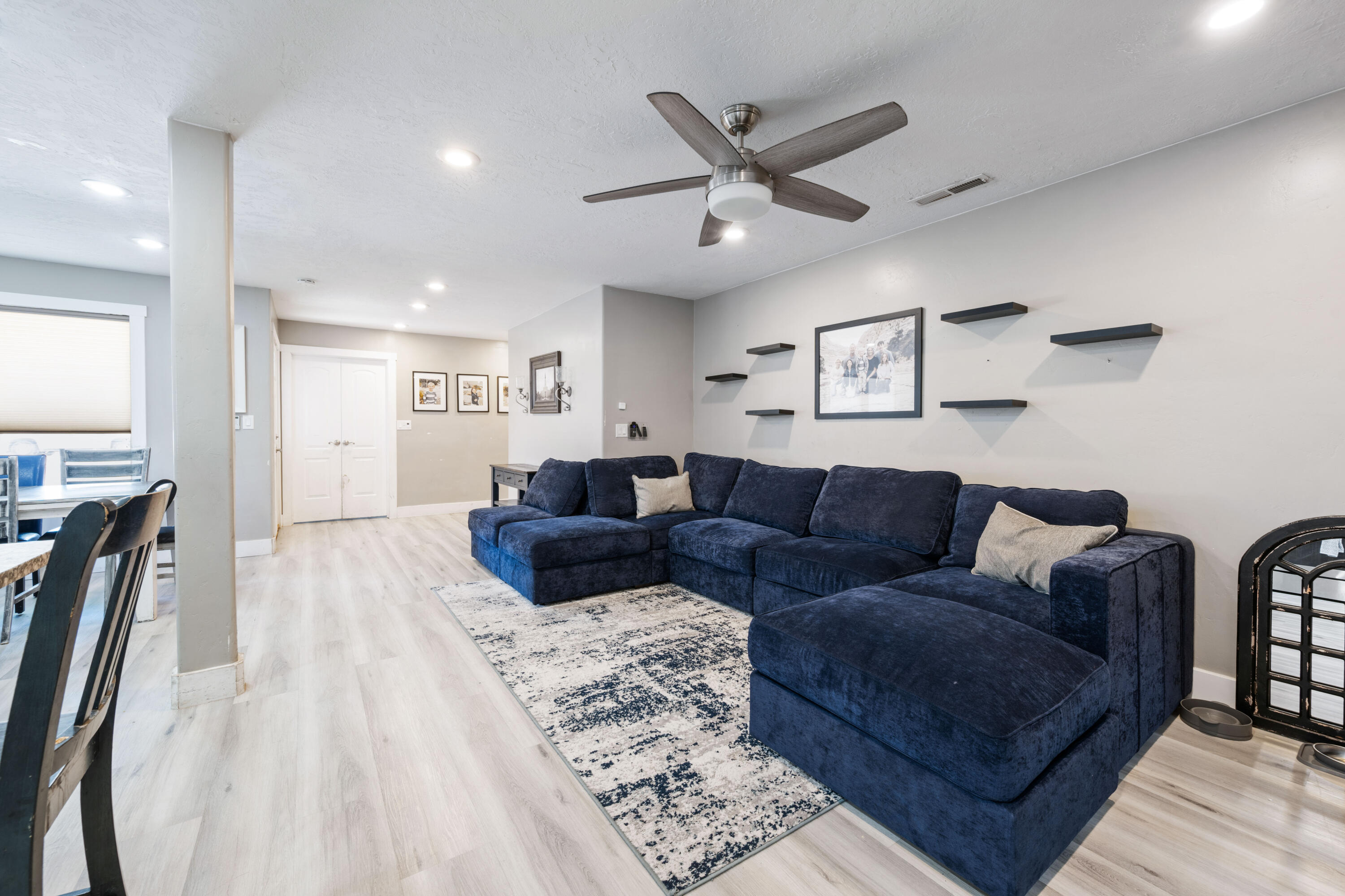 BLOOMINGTON HILLS - Residential