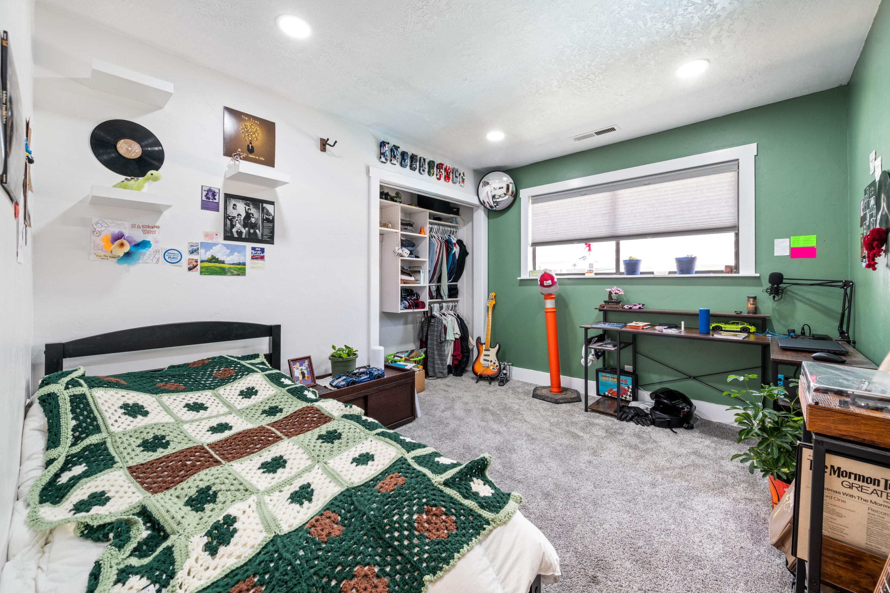 BLOOMINGTON HILLS - Residential