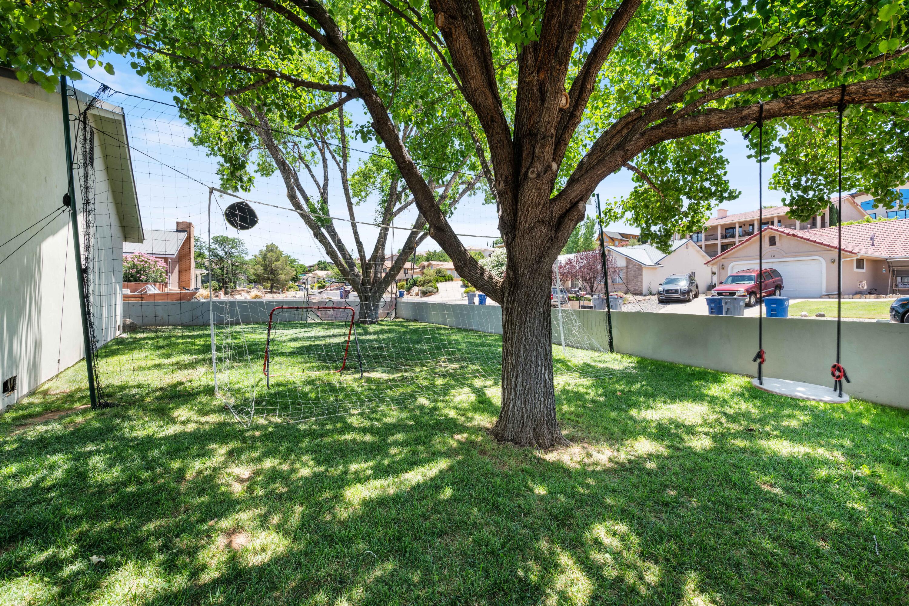 BLOOMINGTON HILLS - Residential