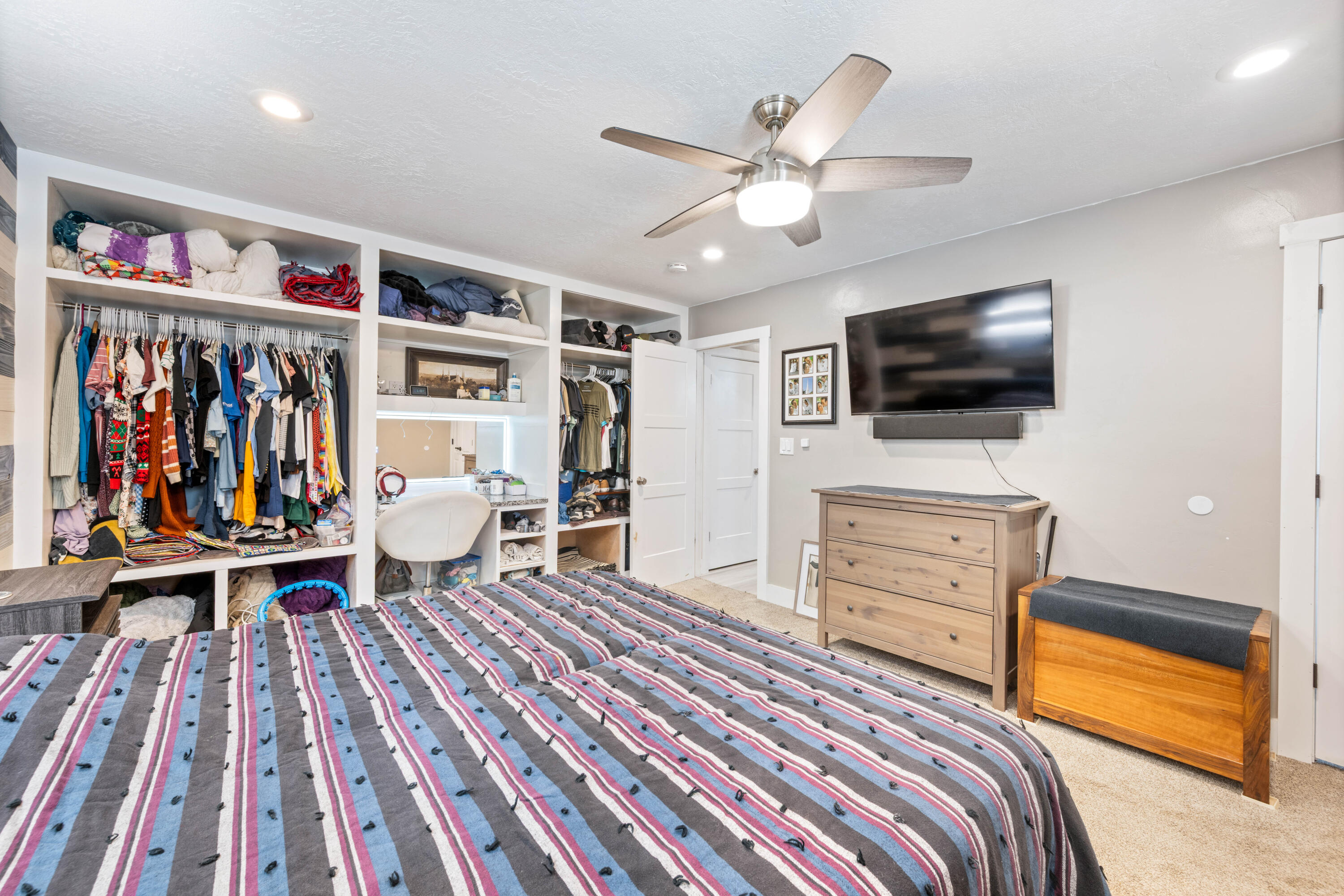 BLOOMINGTON HILLS - Residential