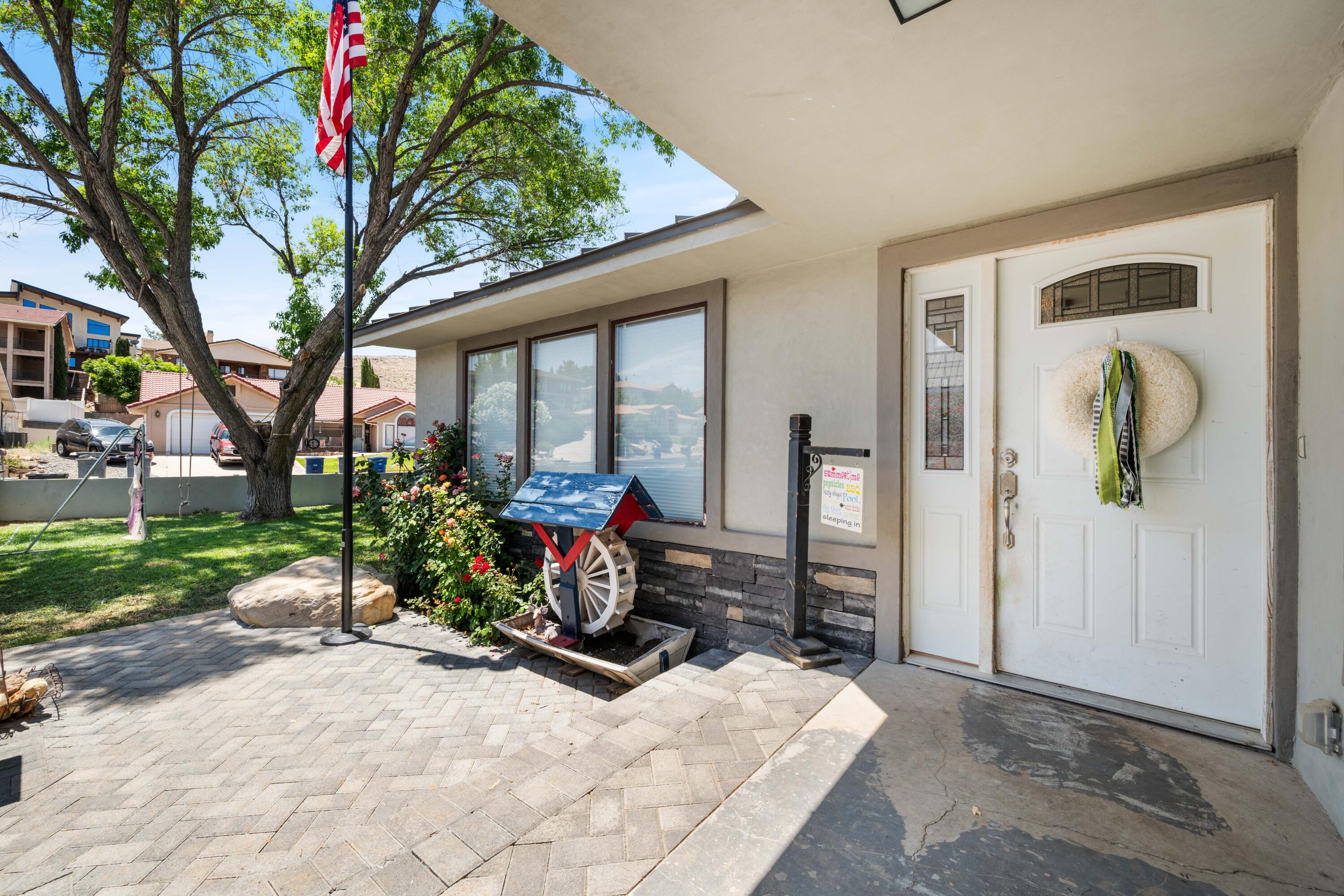 BLOOMINGTON HILLS - Residential