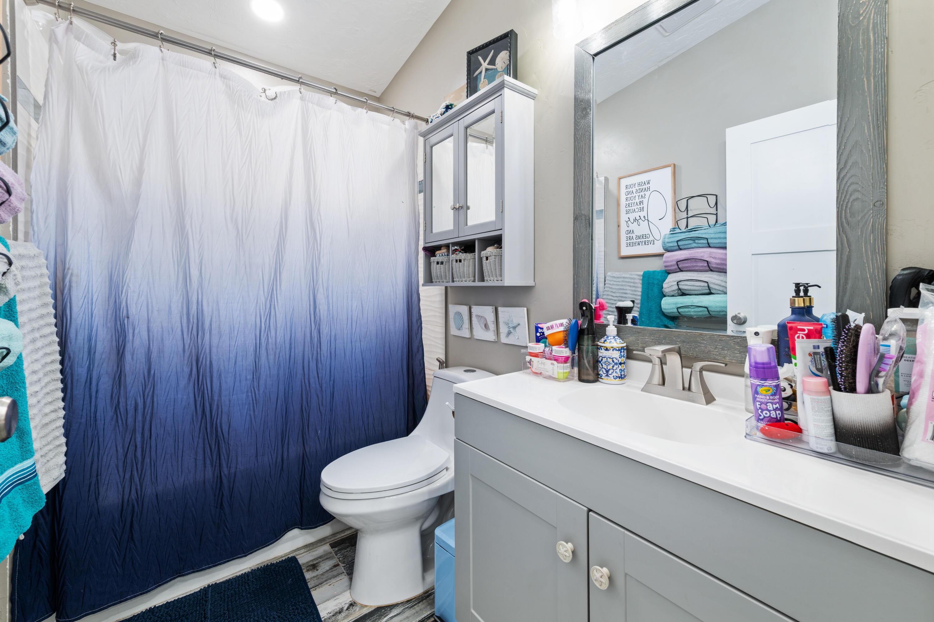 BLOOMINGTON HILLS - Residential