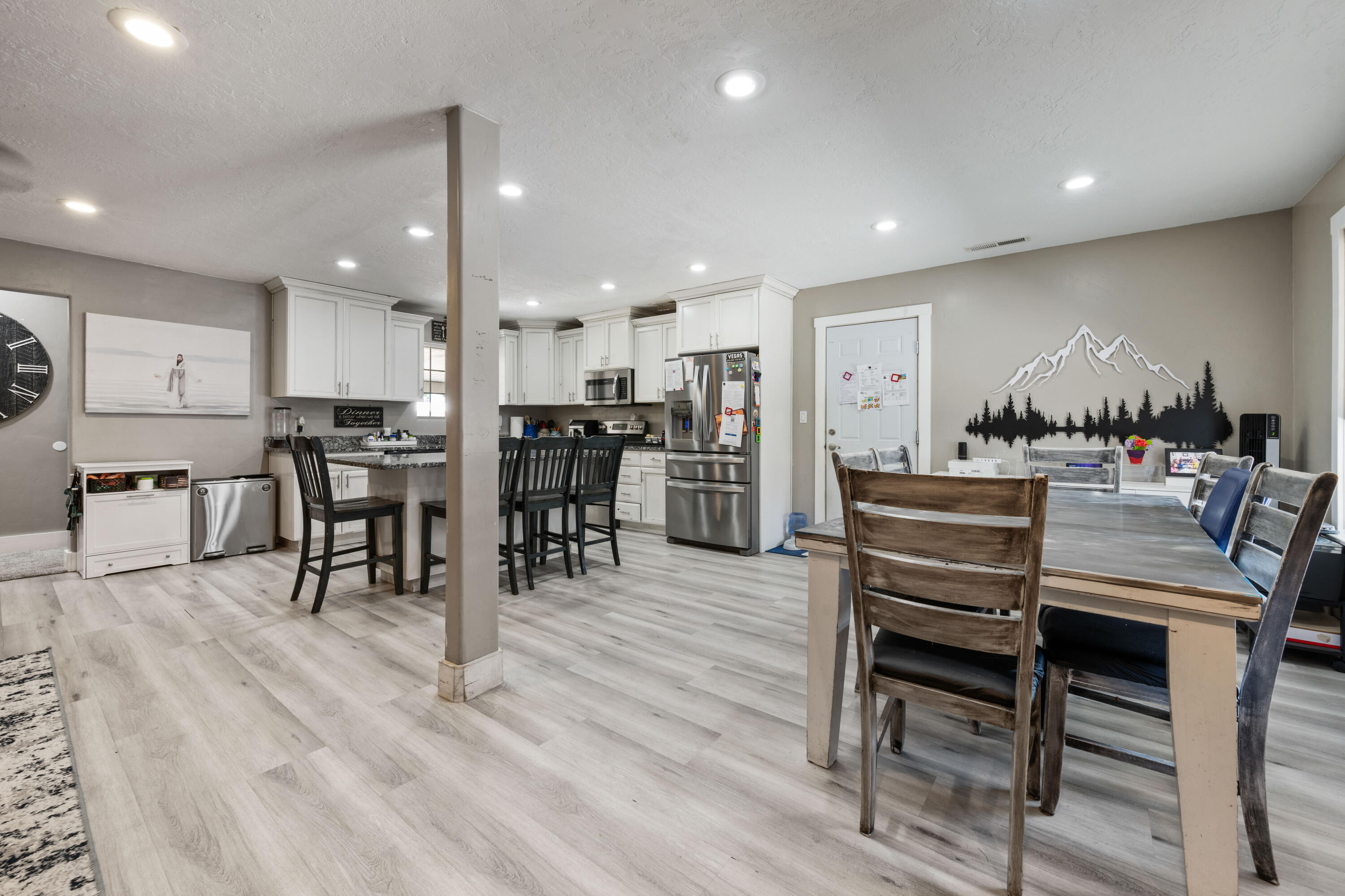 BLOOMINGTON HILLS - Residential