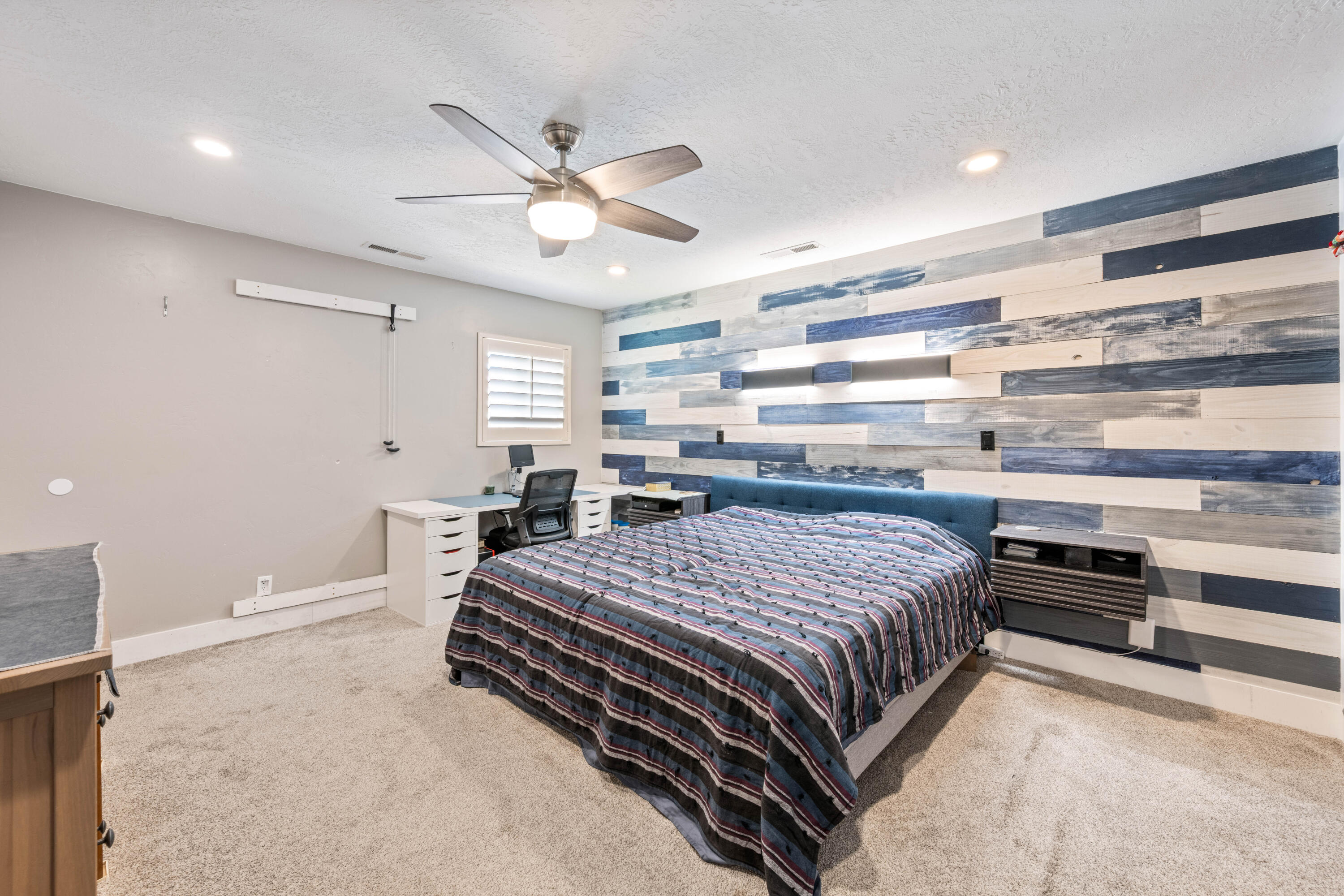 BLOOMINGTON HILLS - Residential