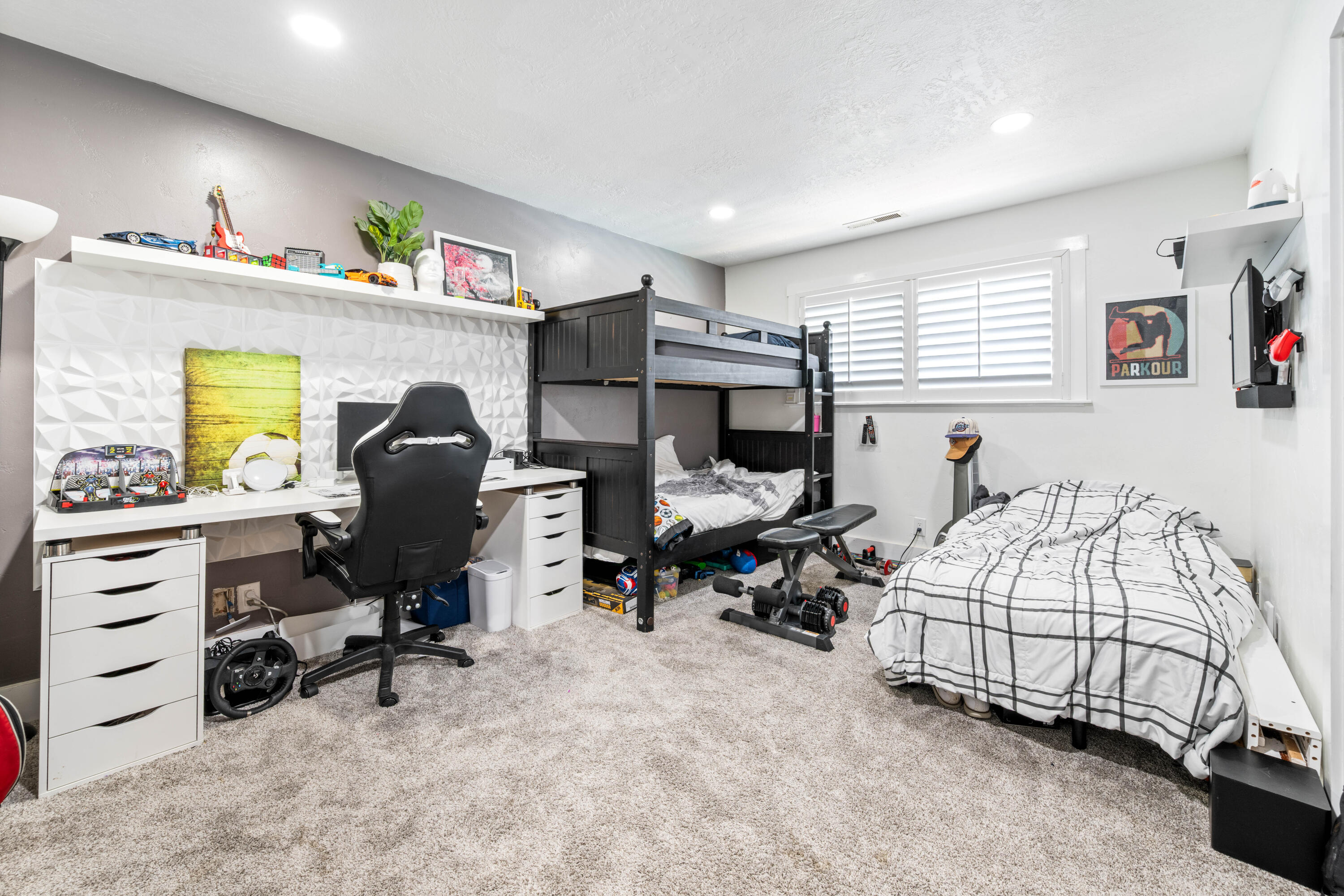 BLOOMINGTON HILLS - Residential