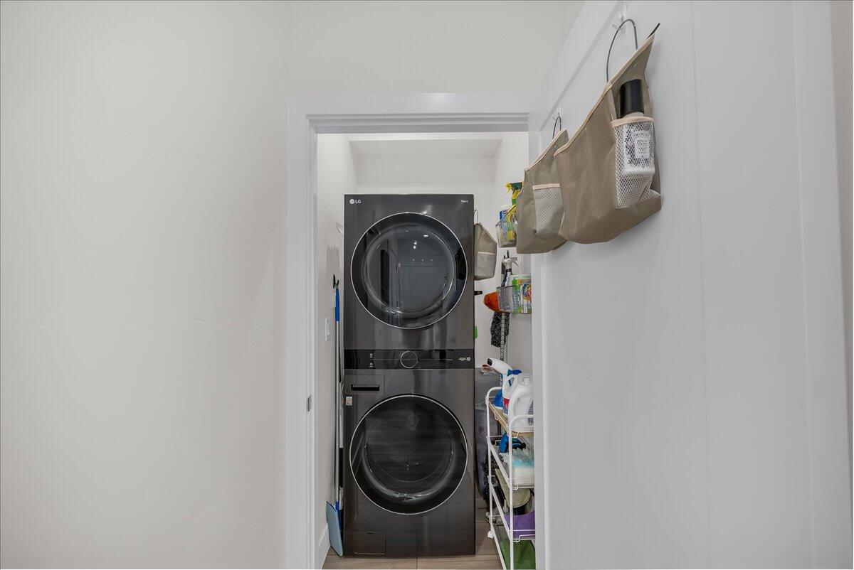 EAGLE POINTE - Residential