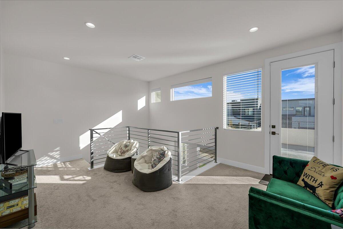 EAGLE POINTE - Residential