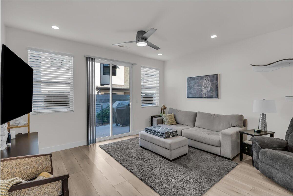 EAGLE POINTE - Residential