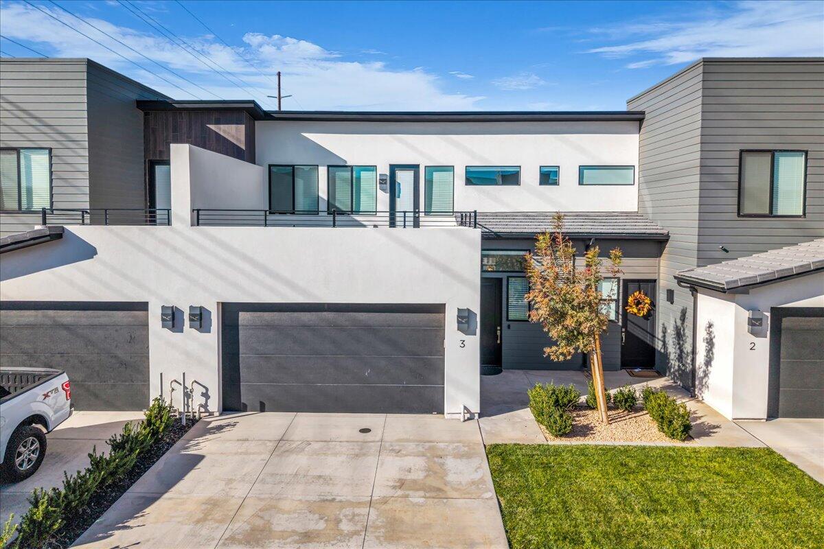 EAGLE POINTE - Residential