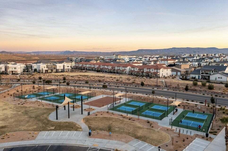 ATKINVILLE TOWNHOMES AT DESERT COLOR - Residential