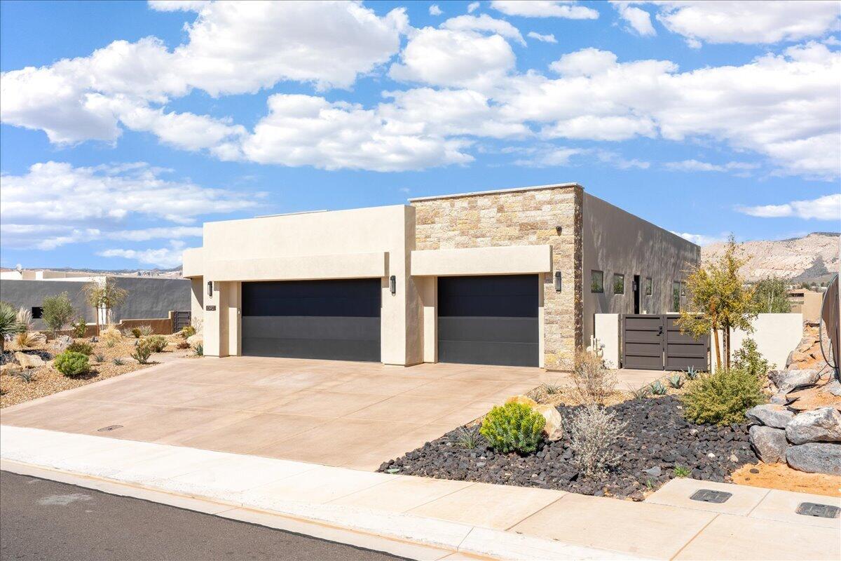 LEDGES OF SG YELLOW KNOLLS - Residential