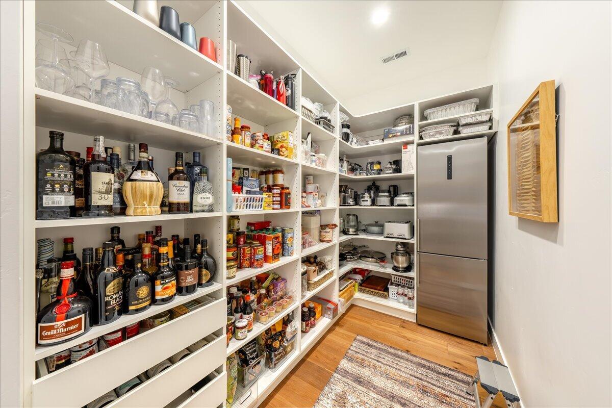 LEDGES OF SG YELLOW KNOLLS - Residential