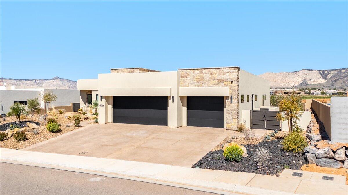 LEDGES OF SG YELLOW KNOLLS - Residential