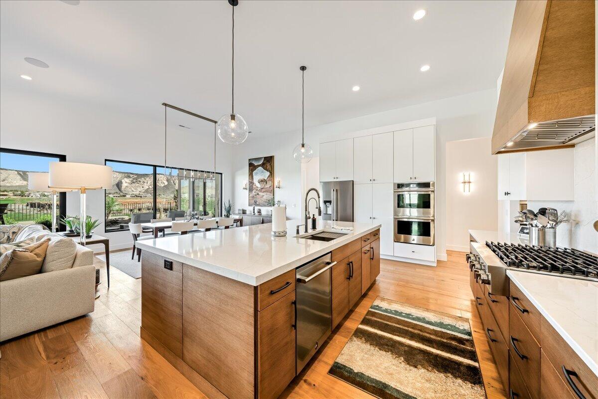 LEDGES OF SG YELLOW KNOLLS - Residential