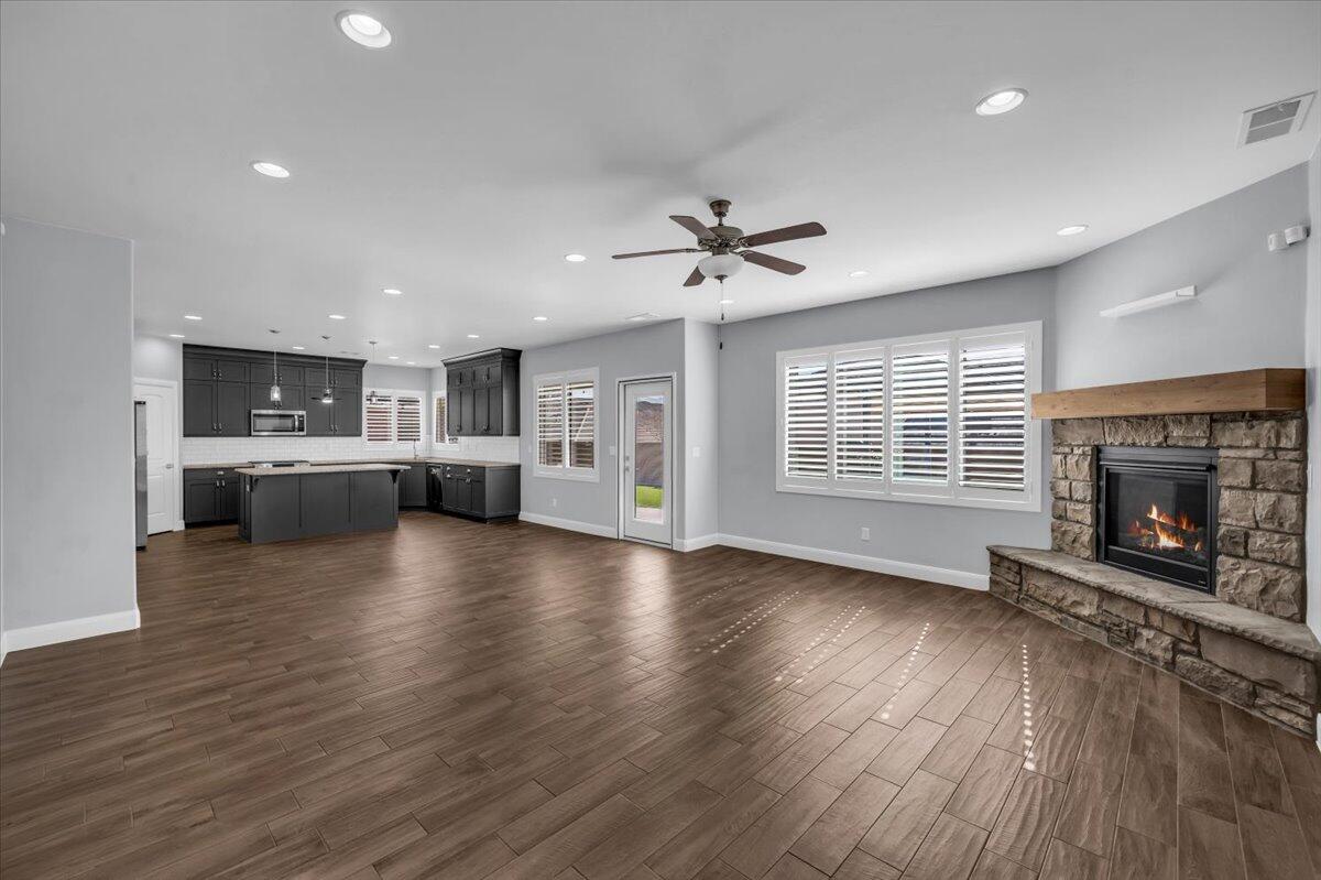 DESERT HEIGHTS - Residential