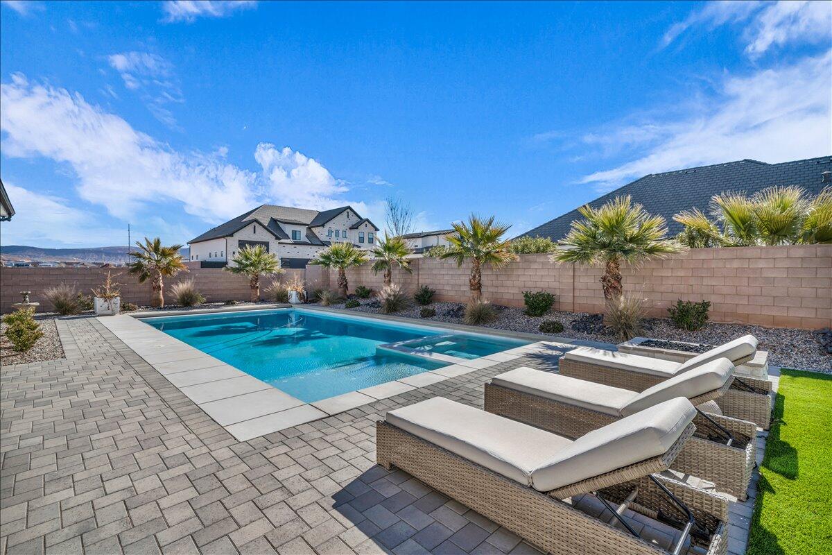 MOORLAND PARK - Residential