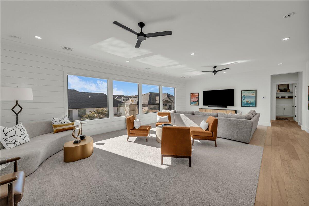 MOORLAND PARK - Residential