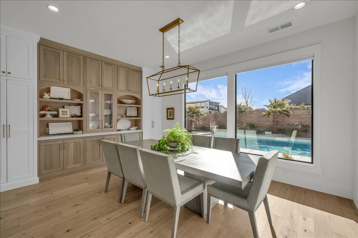 MOORLAND PARK - Residential