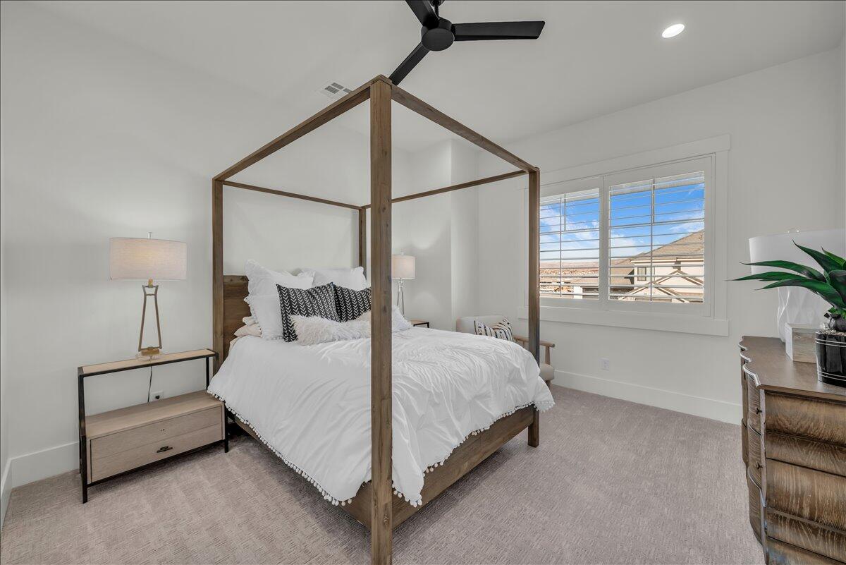 MOORLAND PARK - Residential