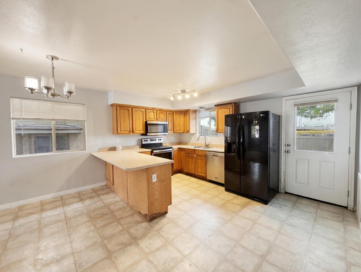 HAWK HOLLOW TOWNHOMES - Residential