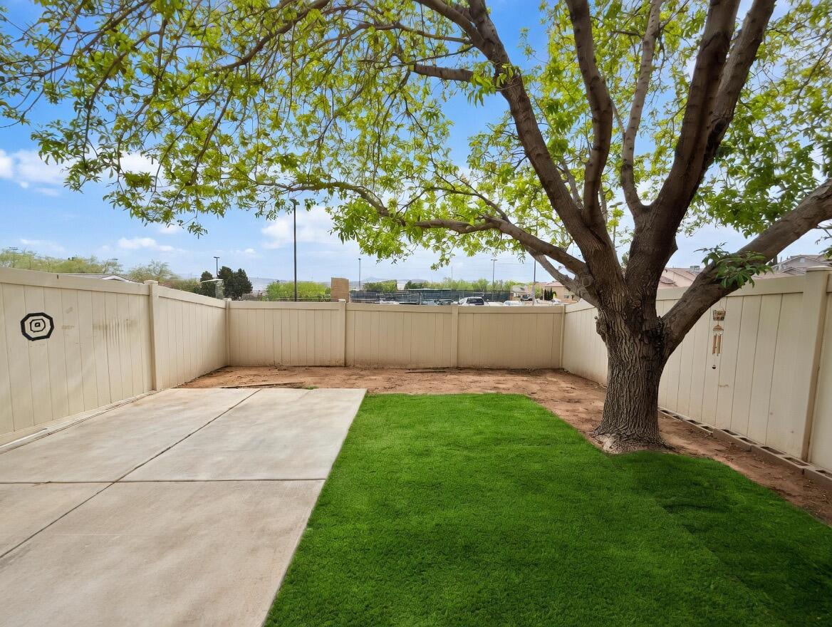 HAWK HOLLOW TOWNHOMES - Residential