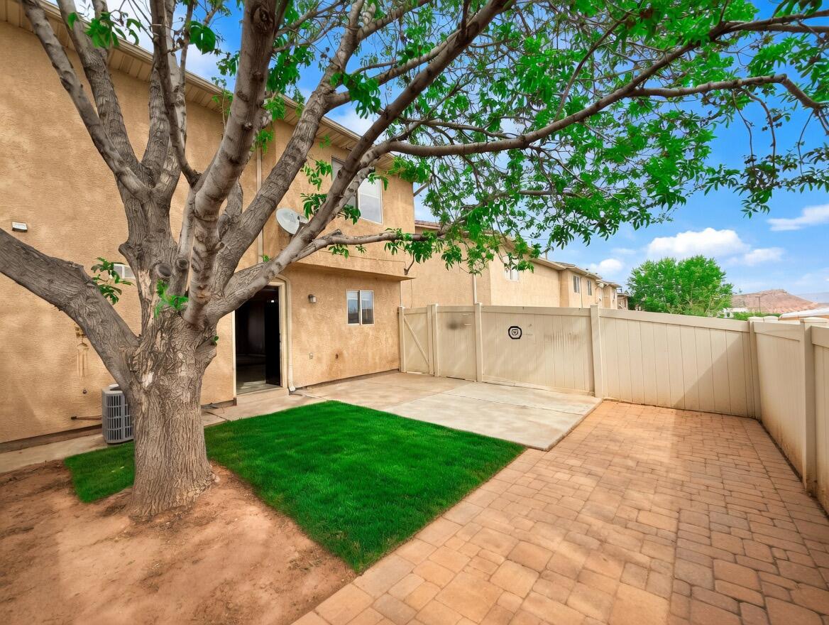 HAWK HOLLOW TOWNHOMES - Residential