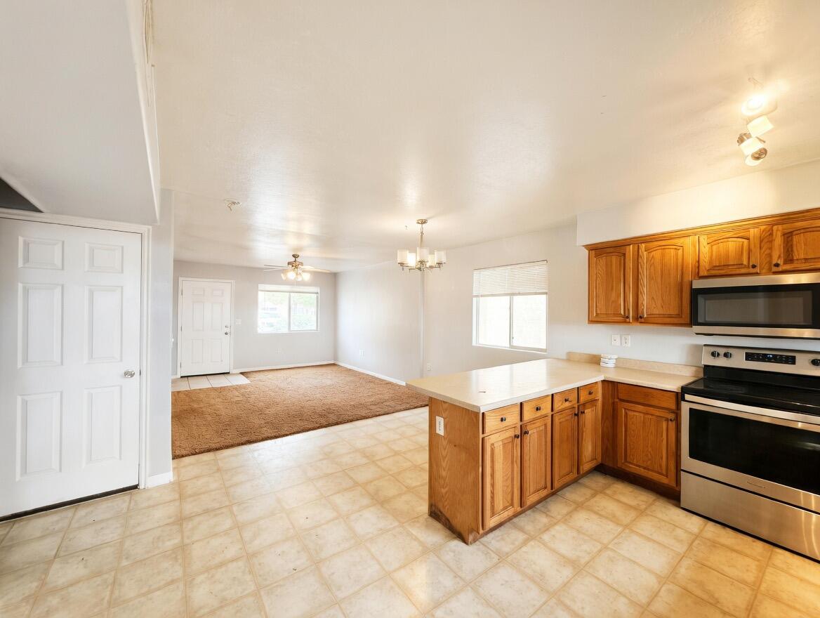 HAWK HOLLOW TOWNHOMES - Residential