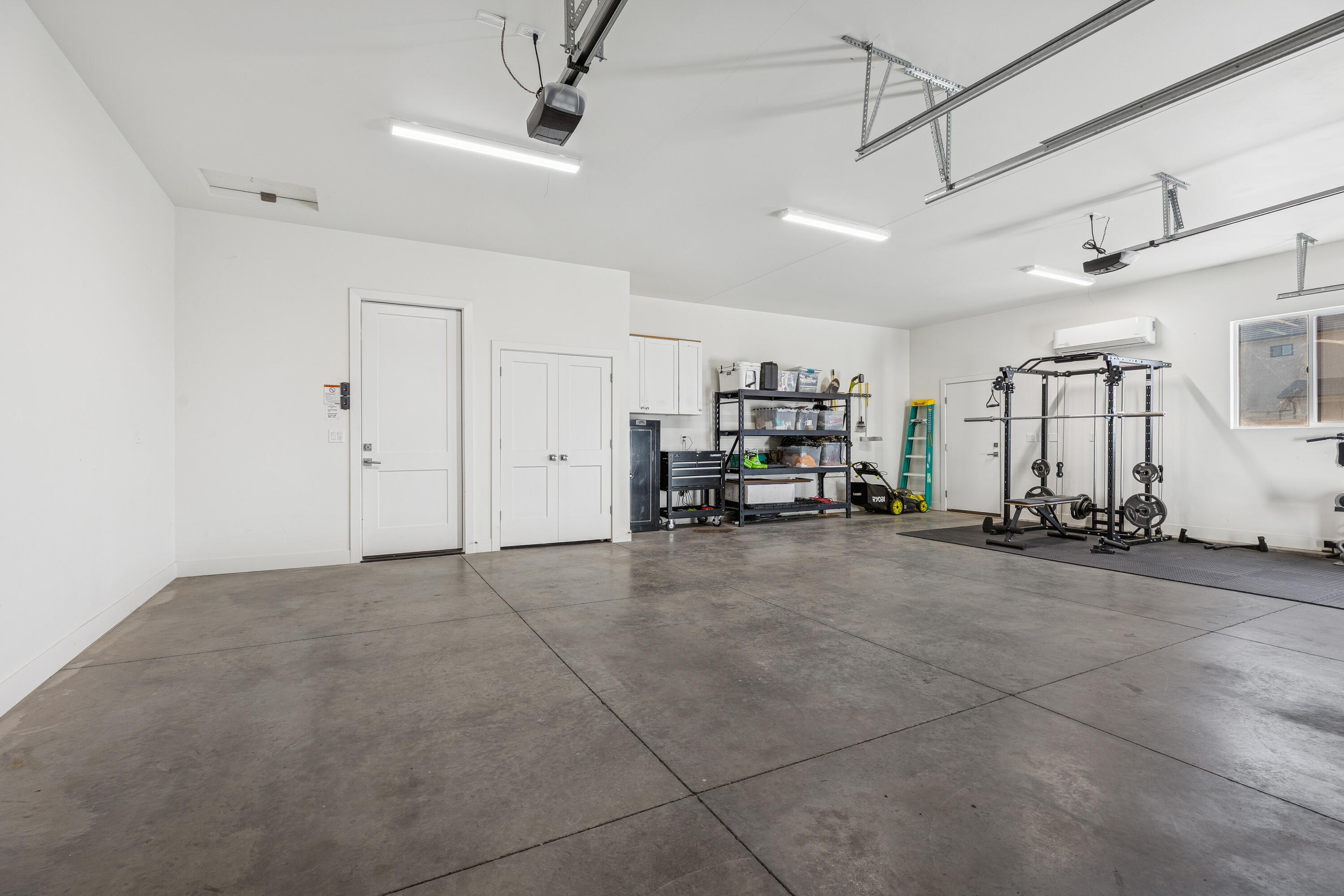 ROADRUNNER RIDGE - Residential