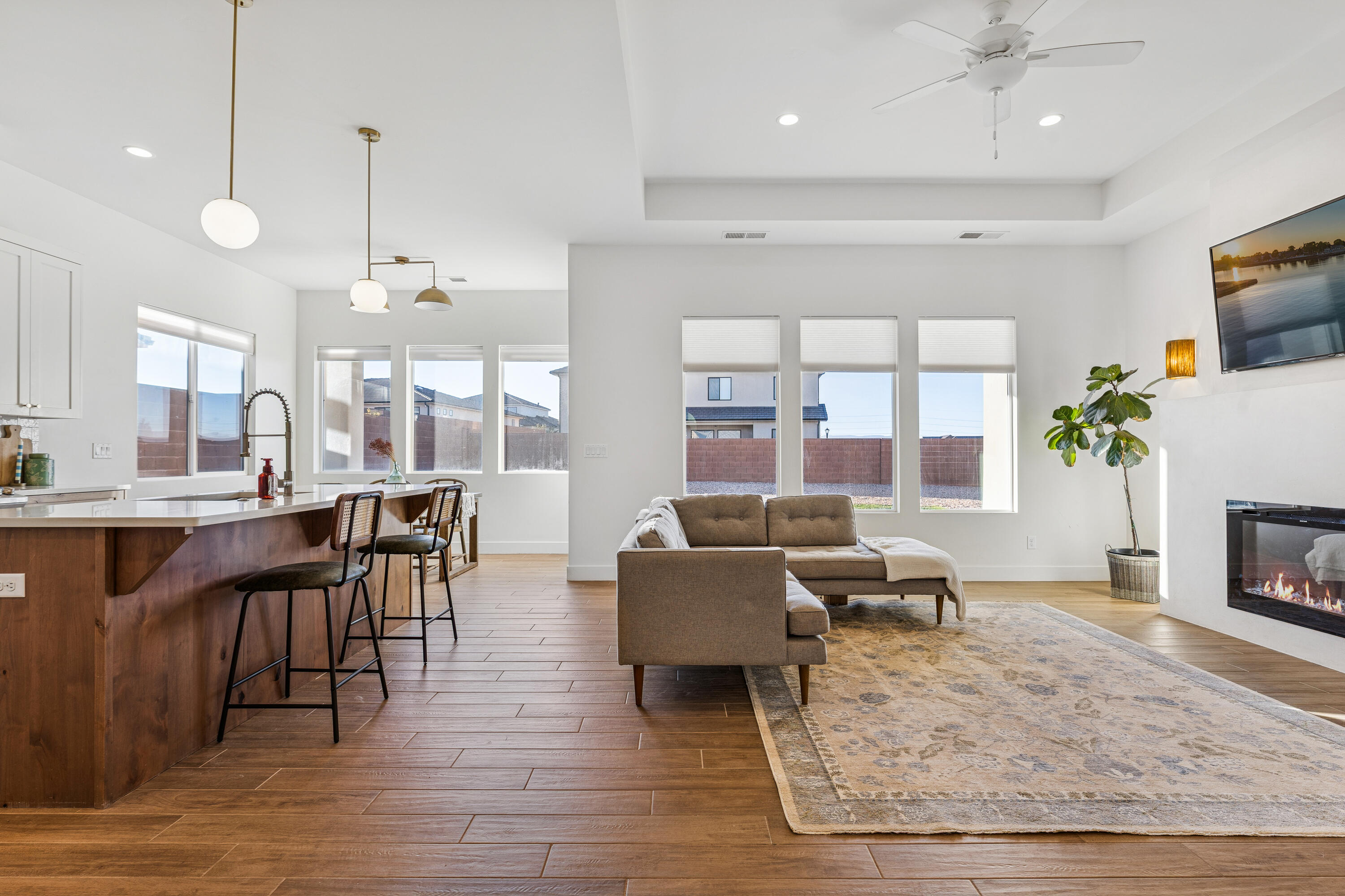 ROADRUNNER RIDGE - Residential