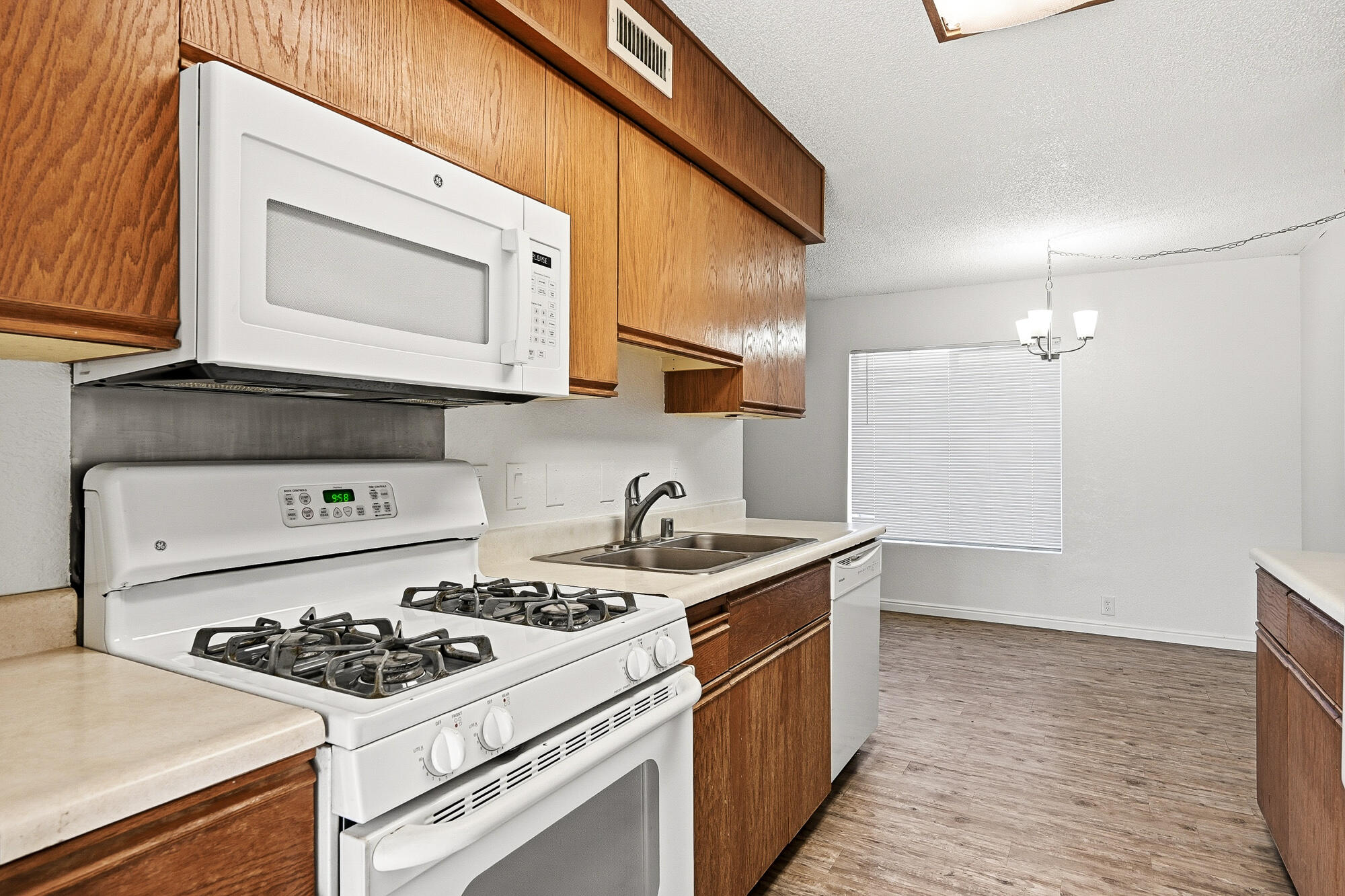 EAST RIDGE - Residential Income