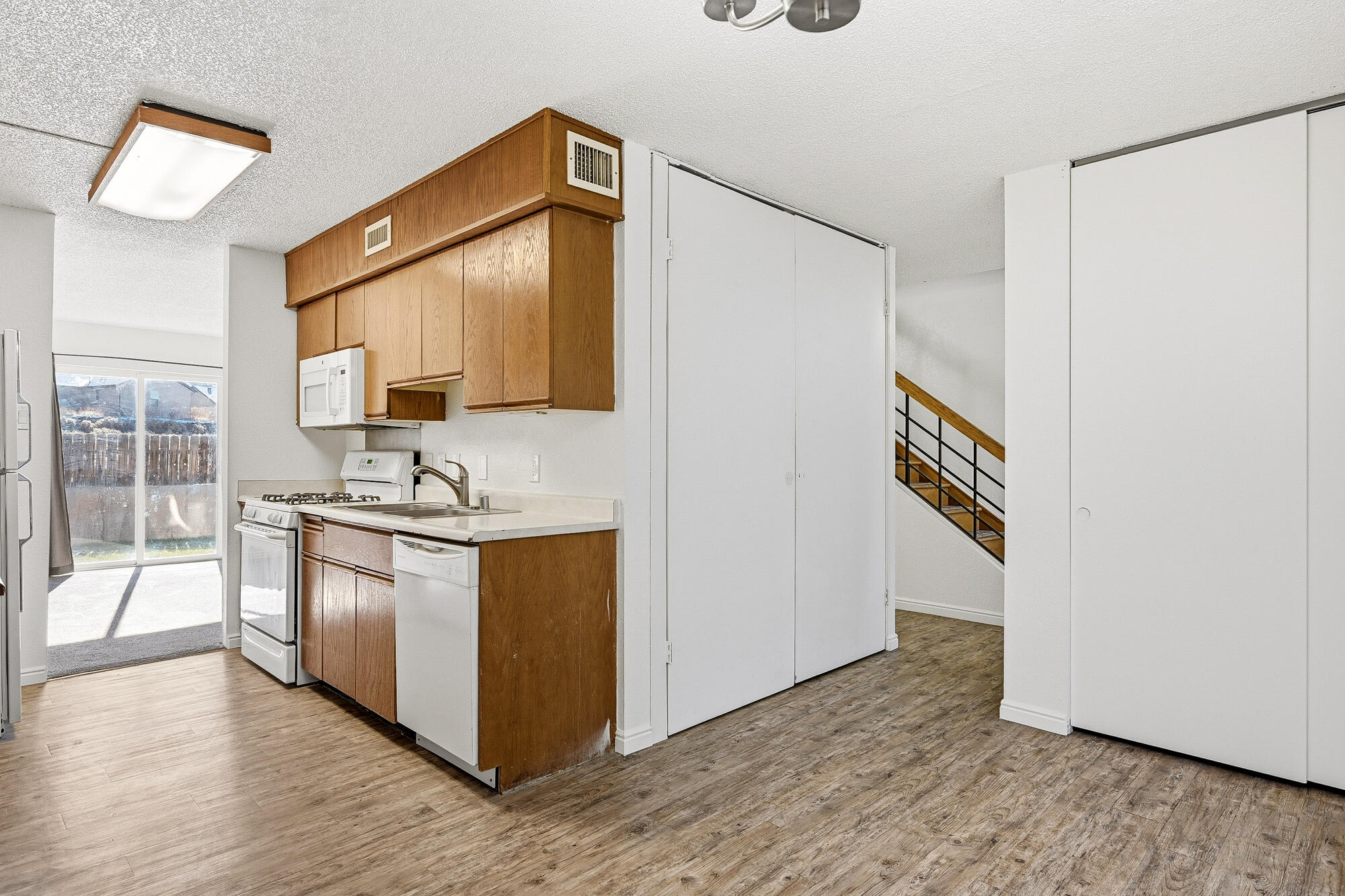 EAST RIDGE - Residential Income