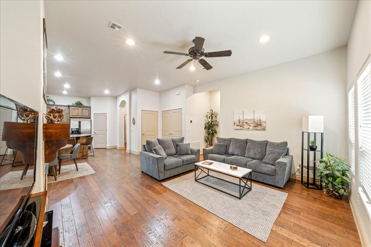 BELLA TERRAZZA AT SUNBROOK - Residential