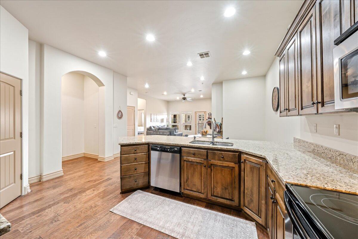 BELLA TERRAZZA AT SUNBROOK - Residential