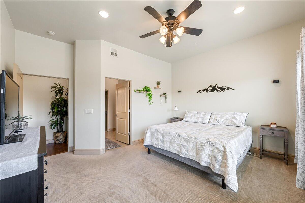 BELLA TERRAZZA AT SUNBROOK - Residential