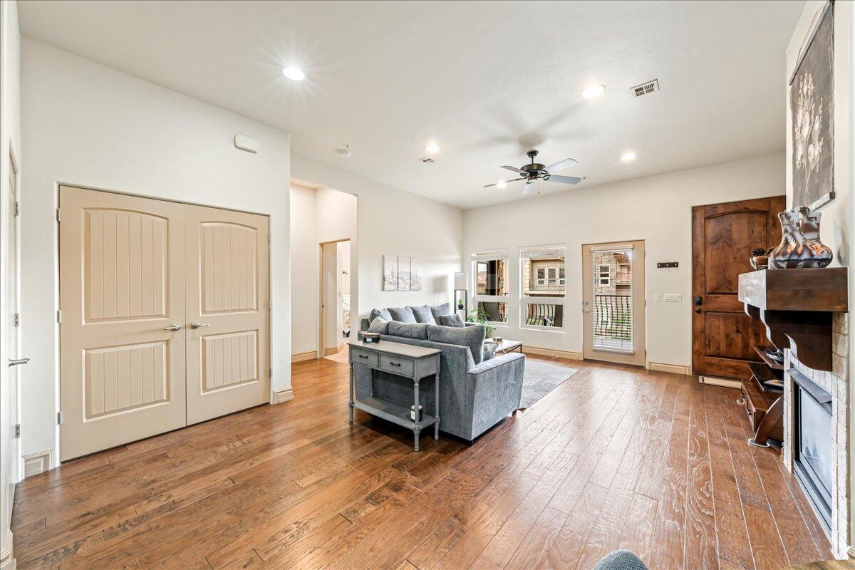 BELLA TERRAZZA AT SUNBROOK - Residential