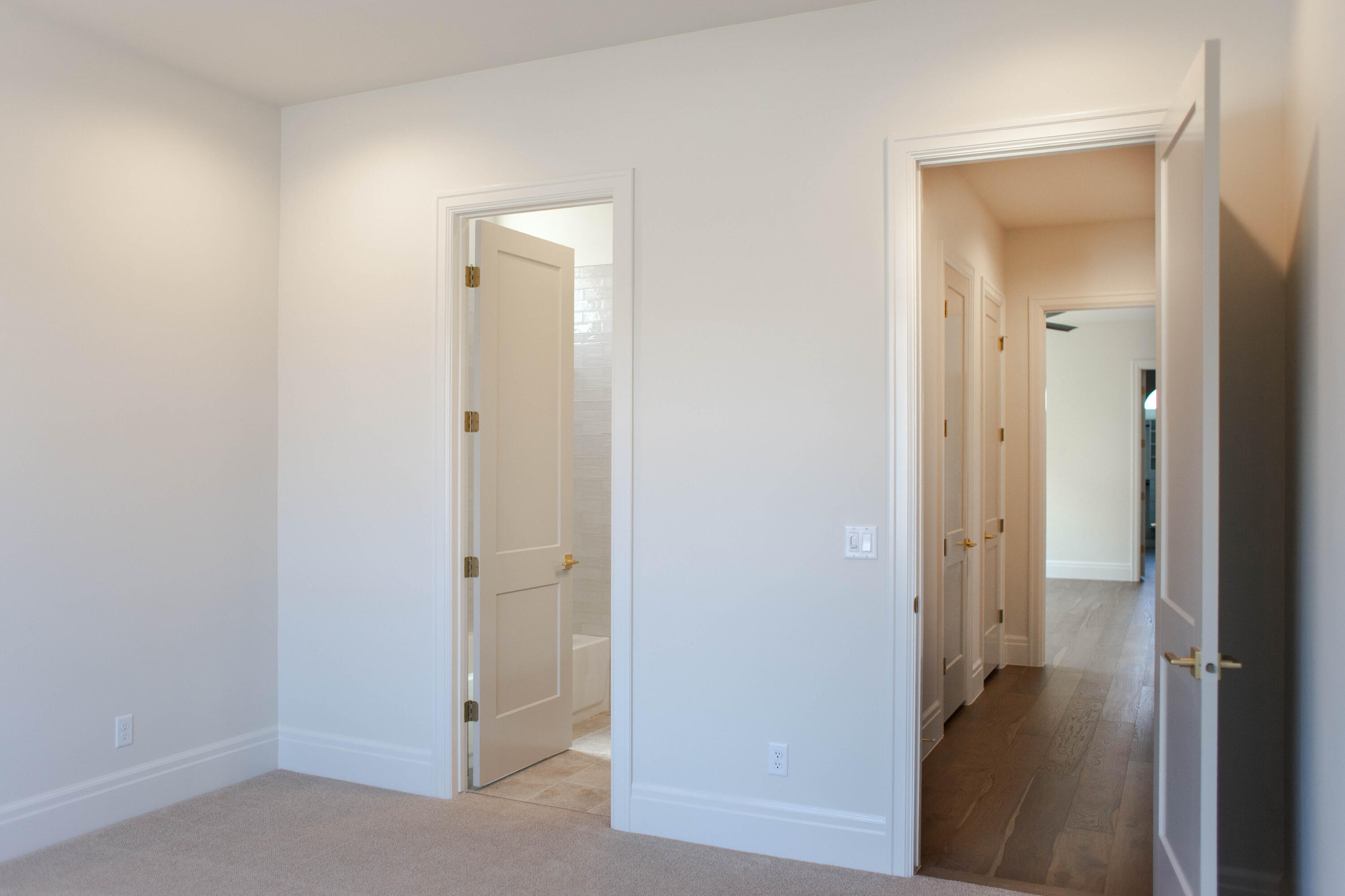 QUEENSRIDGE - Residential