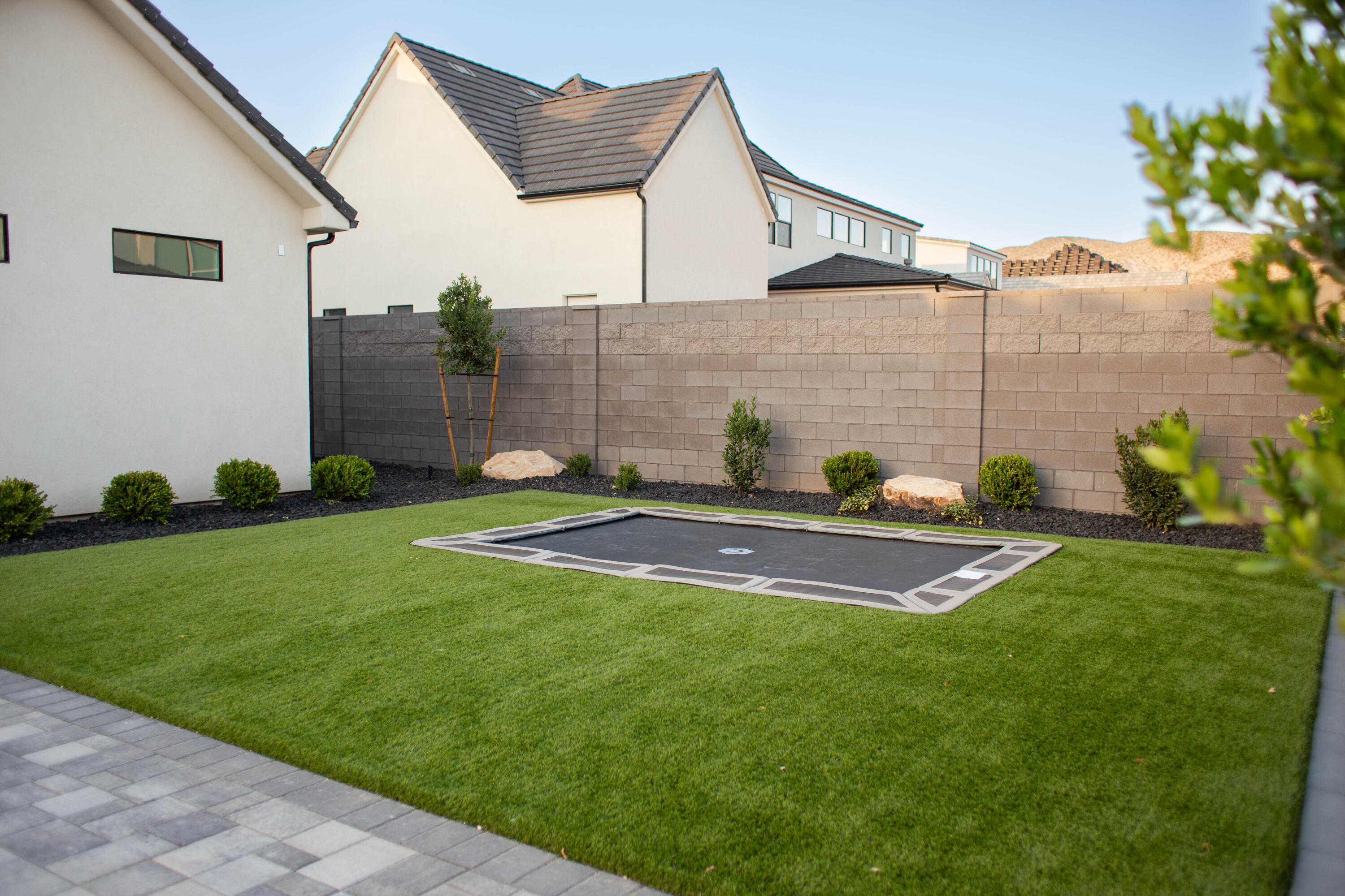 QUEENSRIDGE - Residential