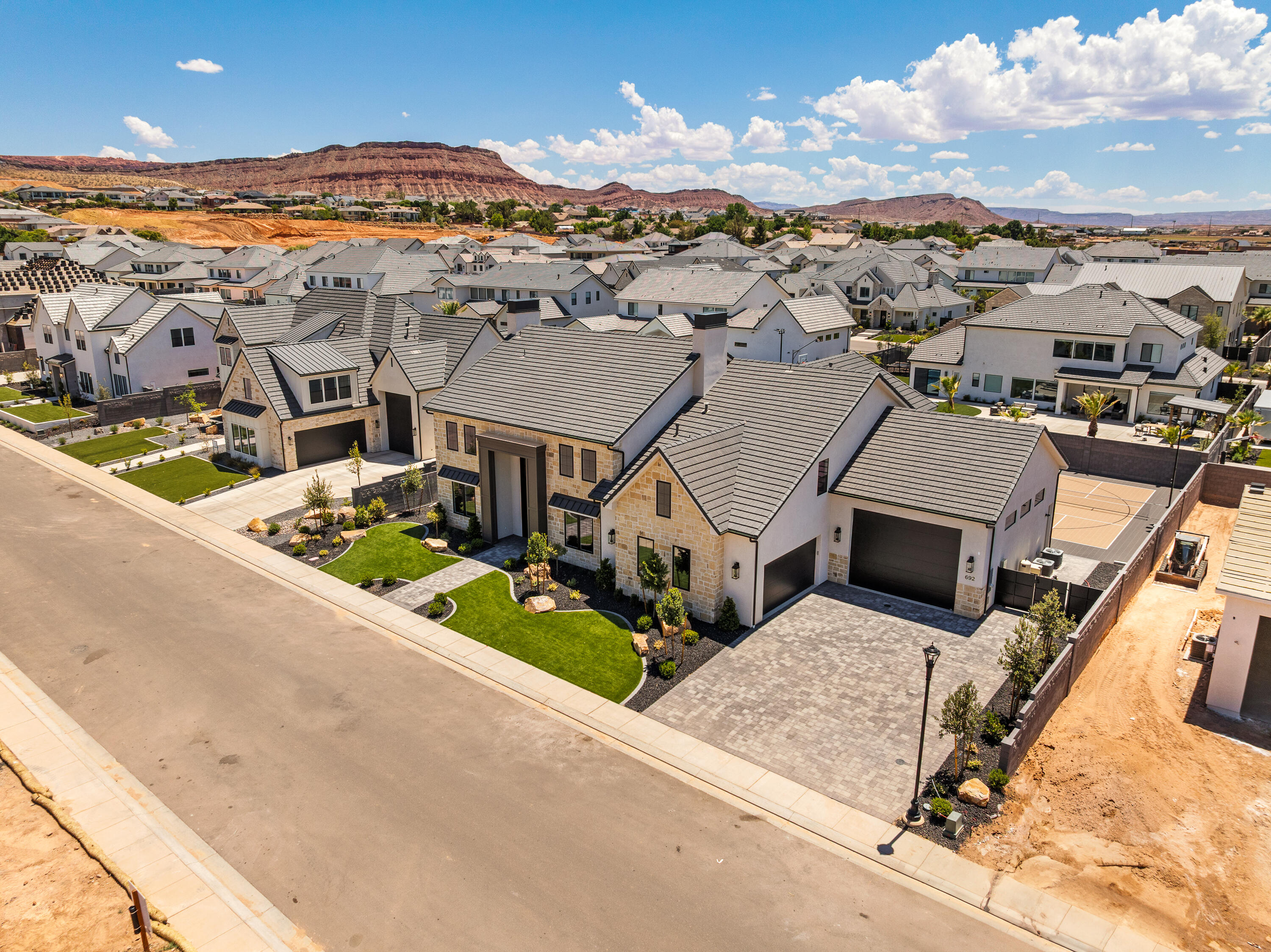 QUEENSRIDGE - Residential