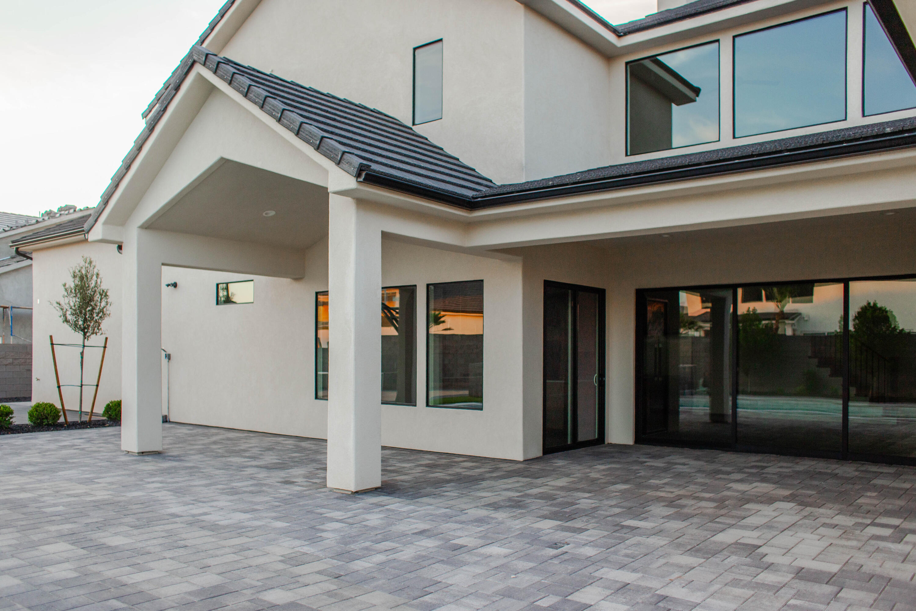 QUEENSRIDGE - Residential