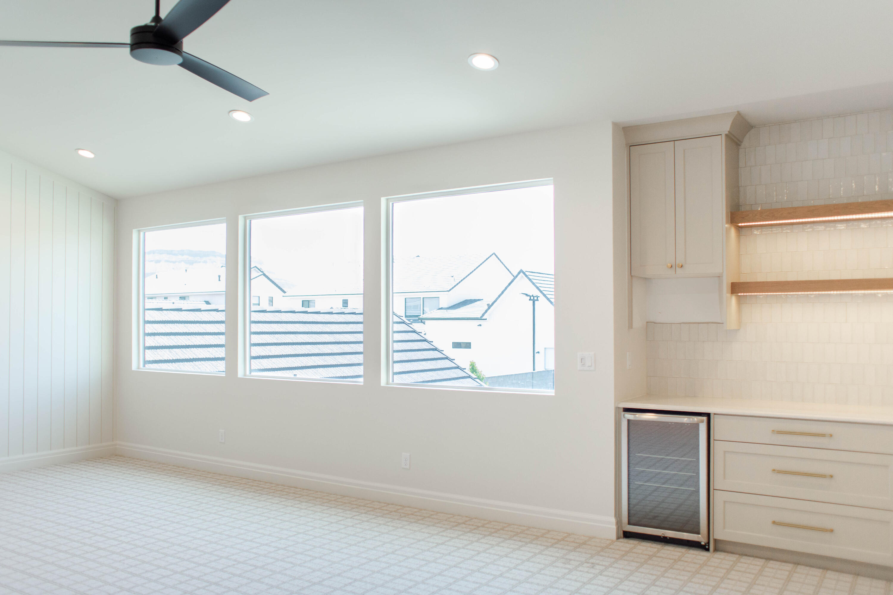 QUEENSRIDGE - Residential