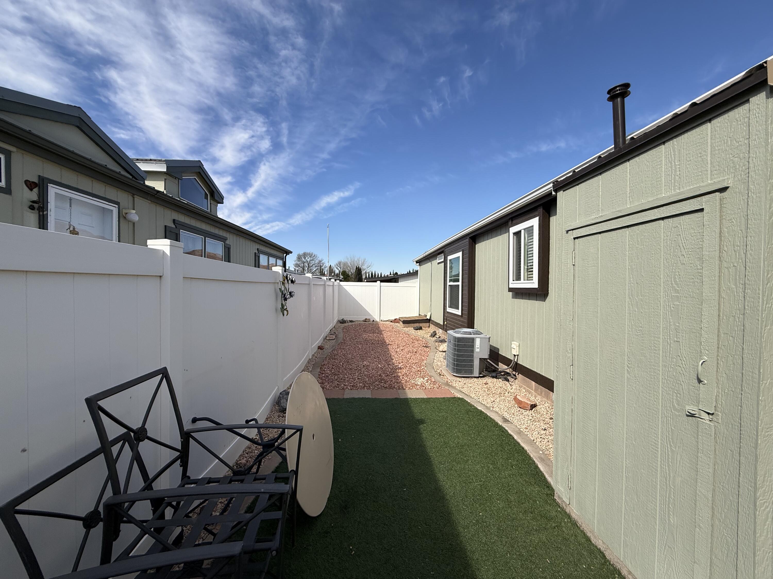 LAVA BLUFF MOBILE HOME PARK - Residential