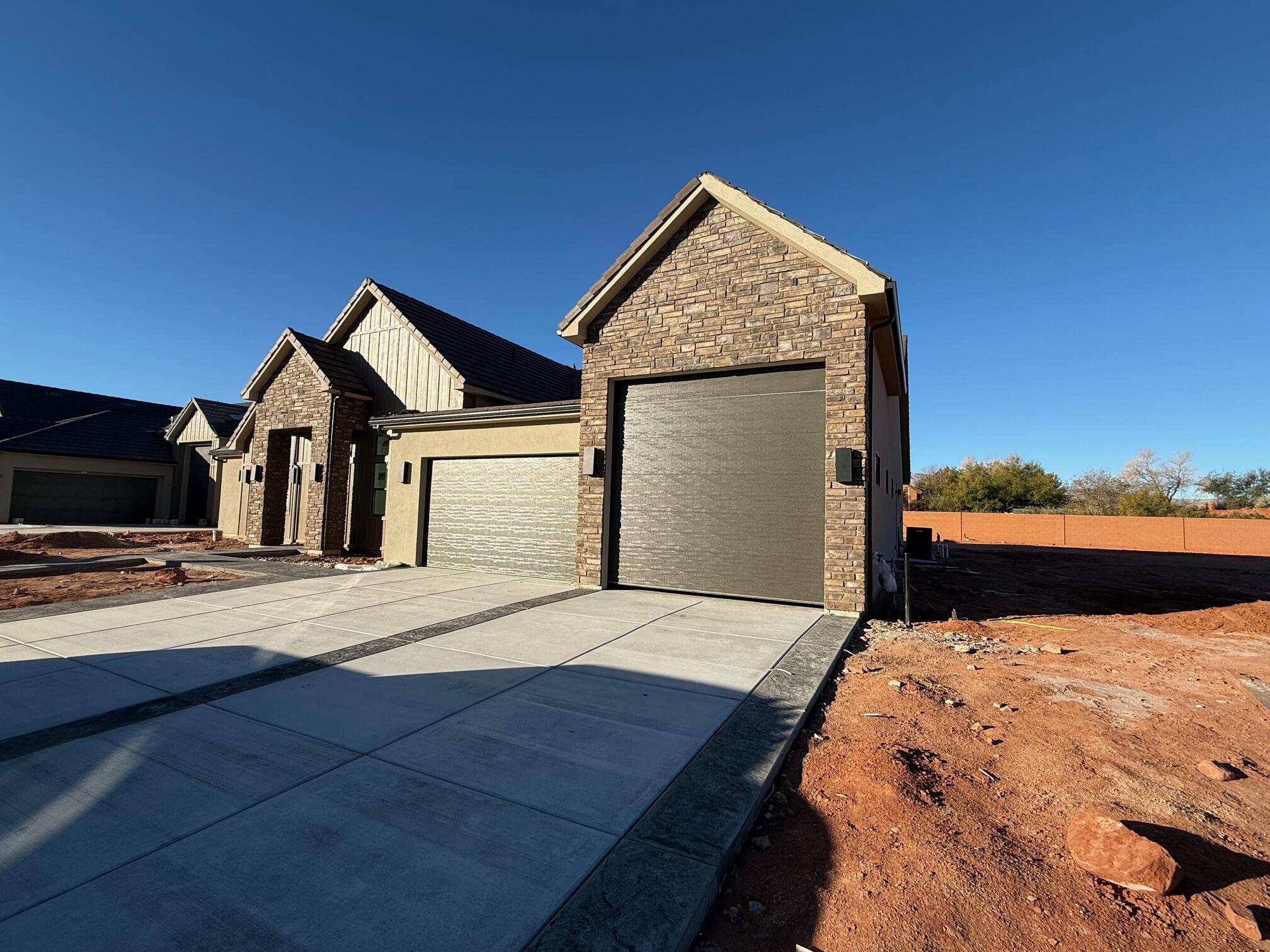 ONYX CANYON - Residential