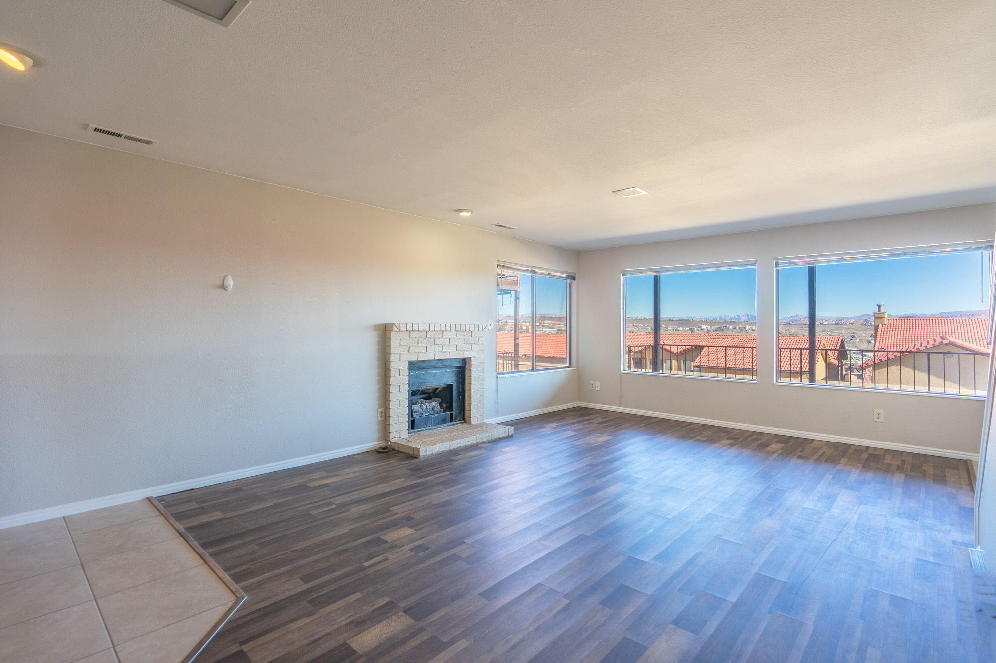 GARDENS SOUTH CONDOS - Residential