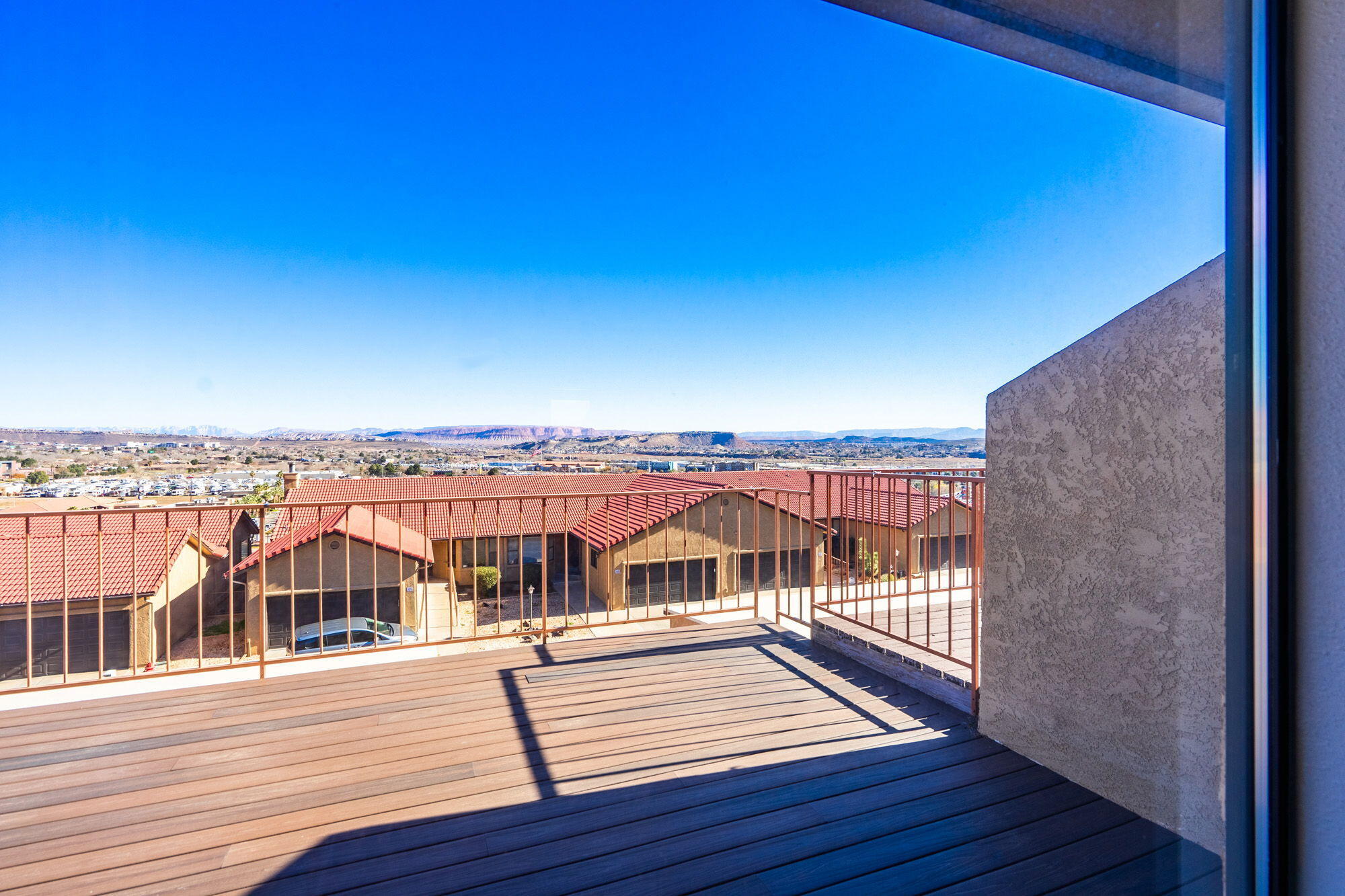 GARDENS SOUTH CONDOS - Residential