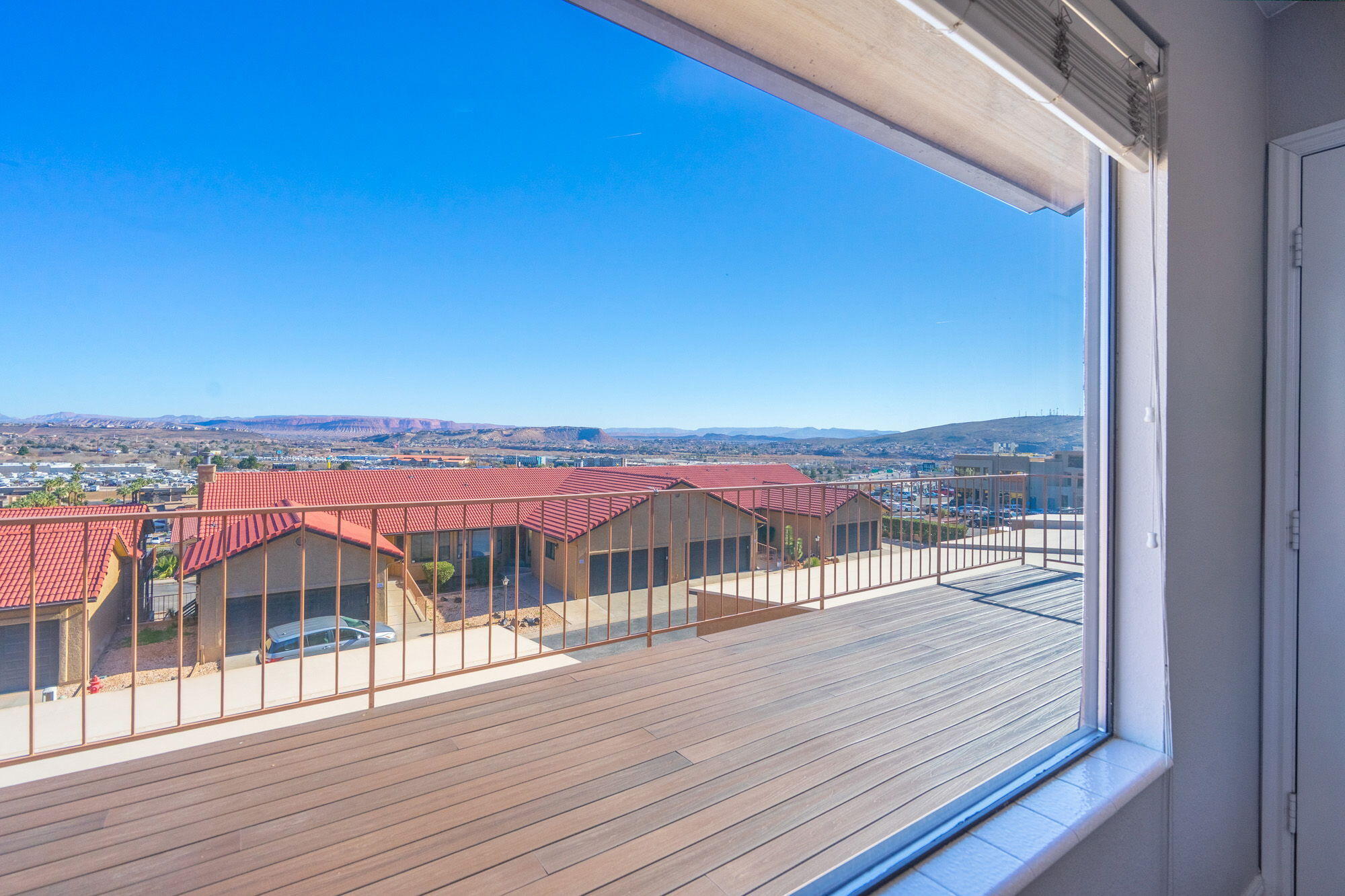 GARDENS SOUTH CONDOS - Residential