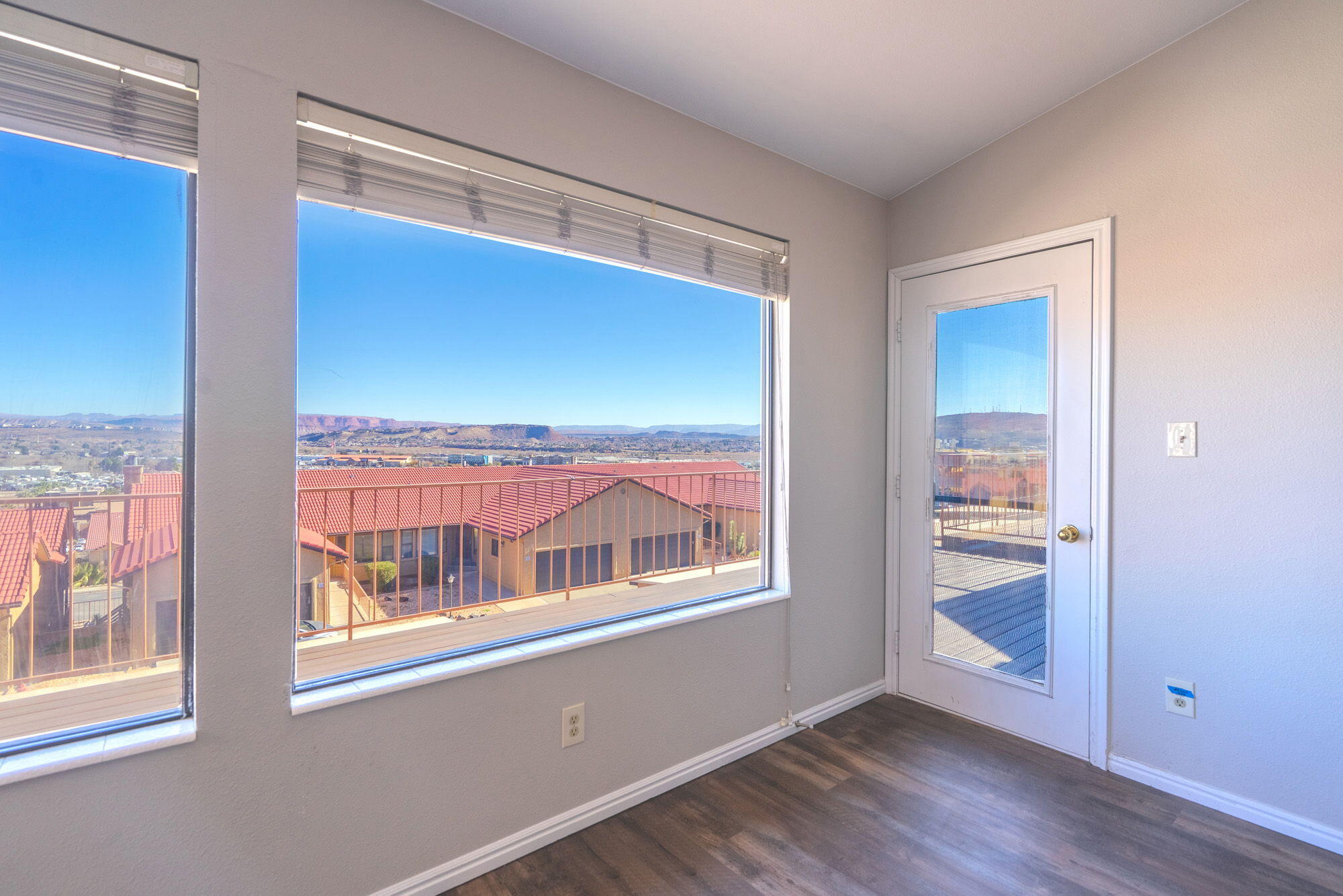 GARDENS SOUTH CONDOS - Residential