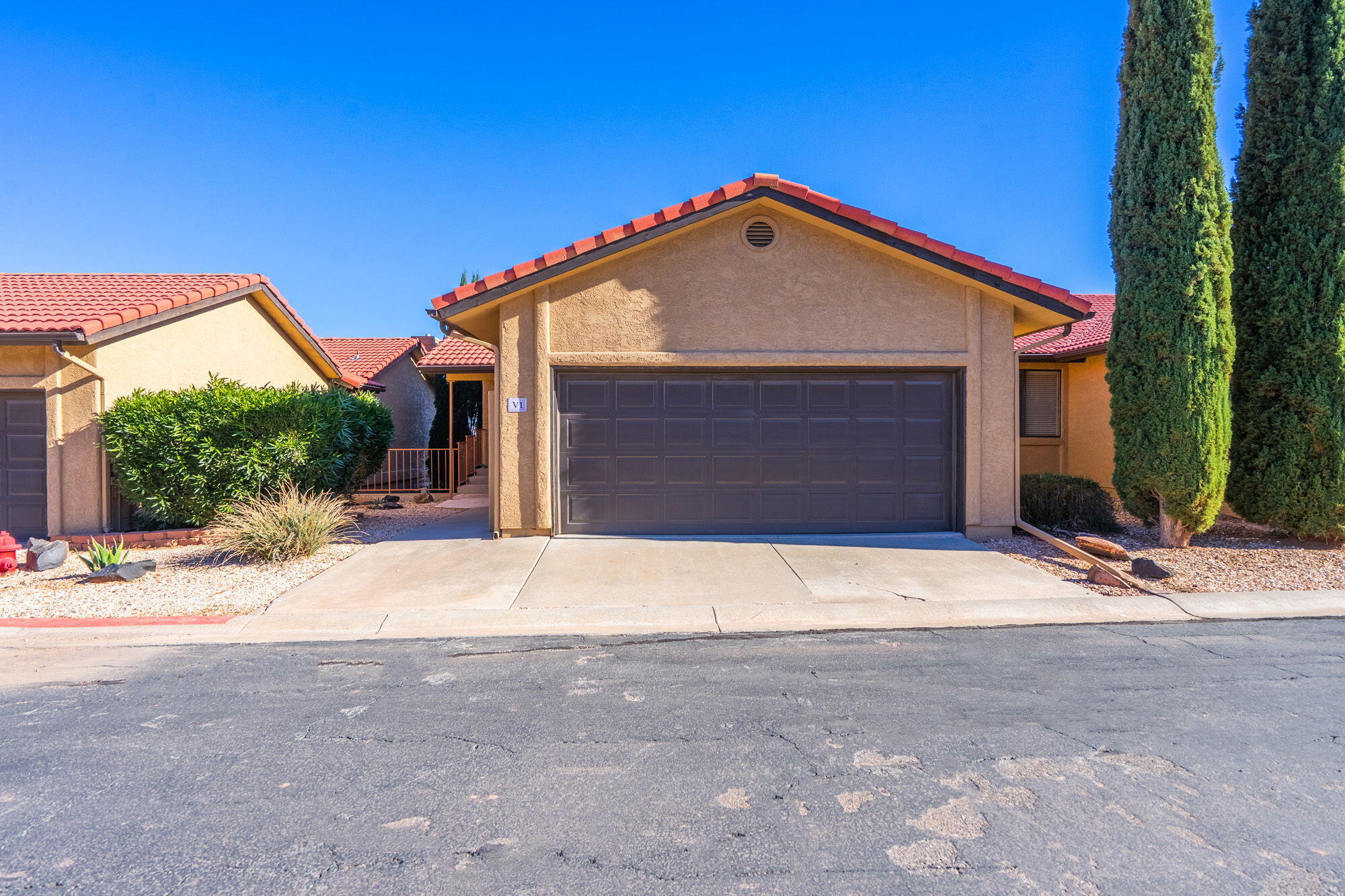 GARDENS SOUTH CONDOS - Residential