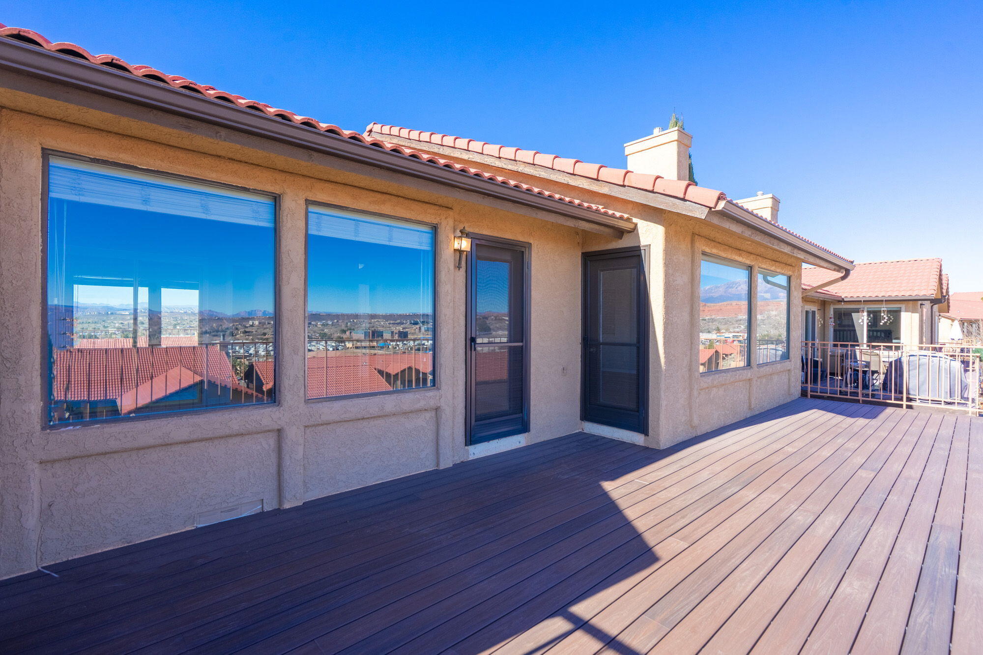 GARDENS SOUTH CONDOS - Residential