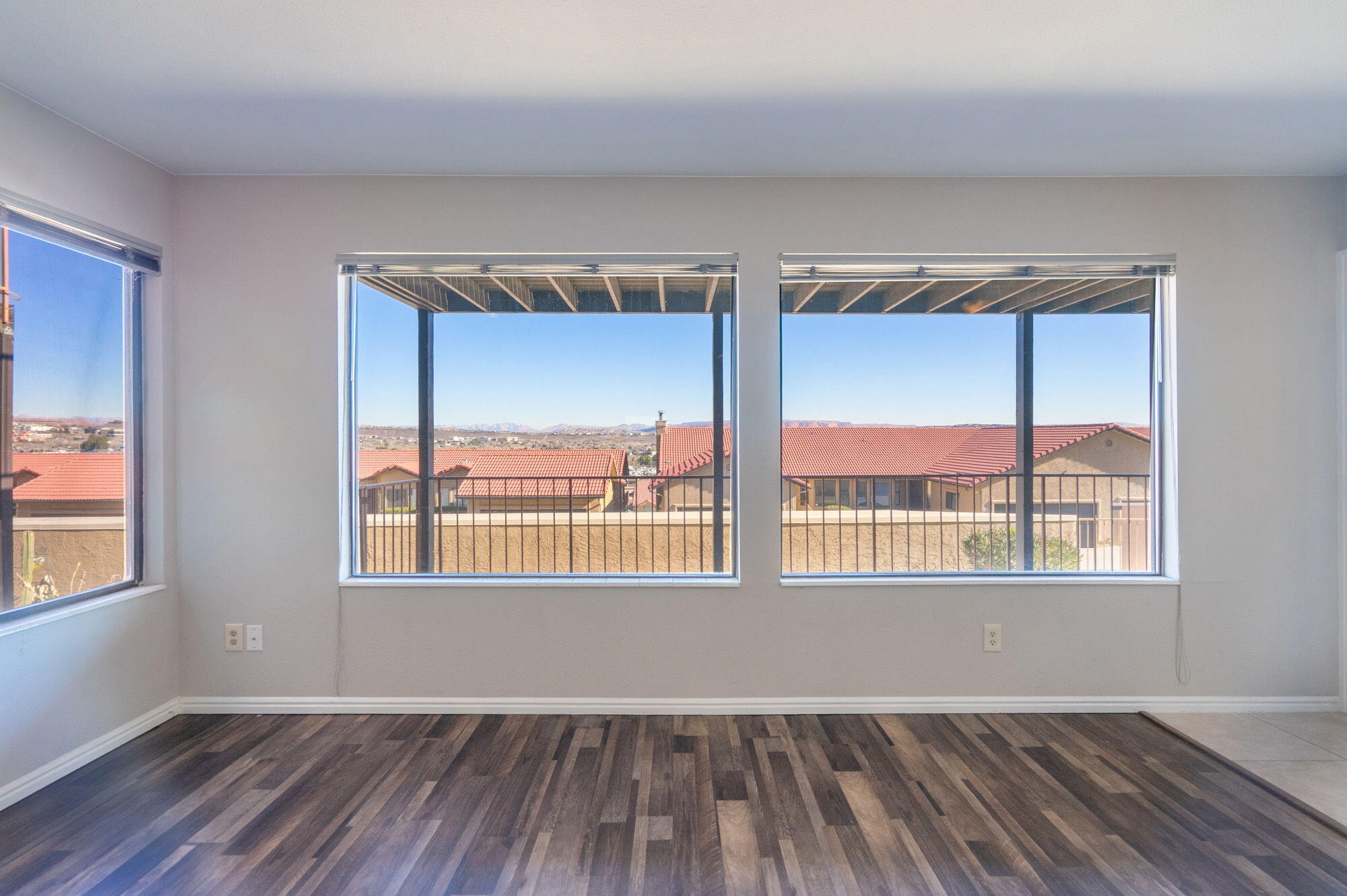 GARDENS SOUTH CONDOS - Residential